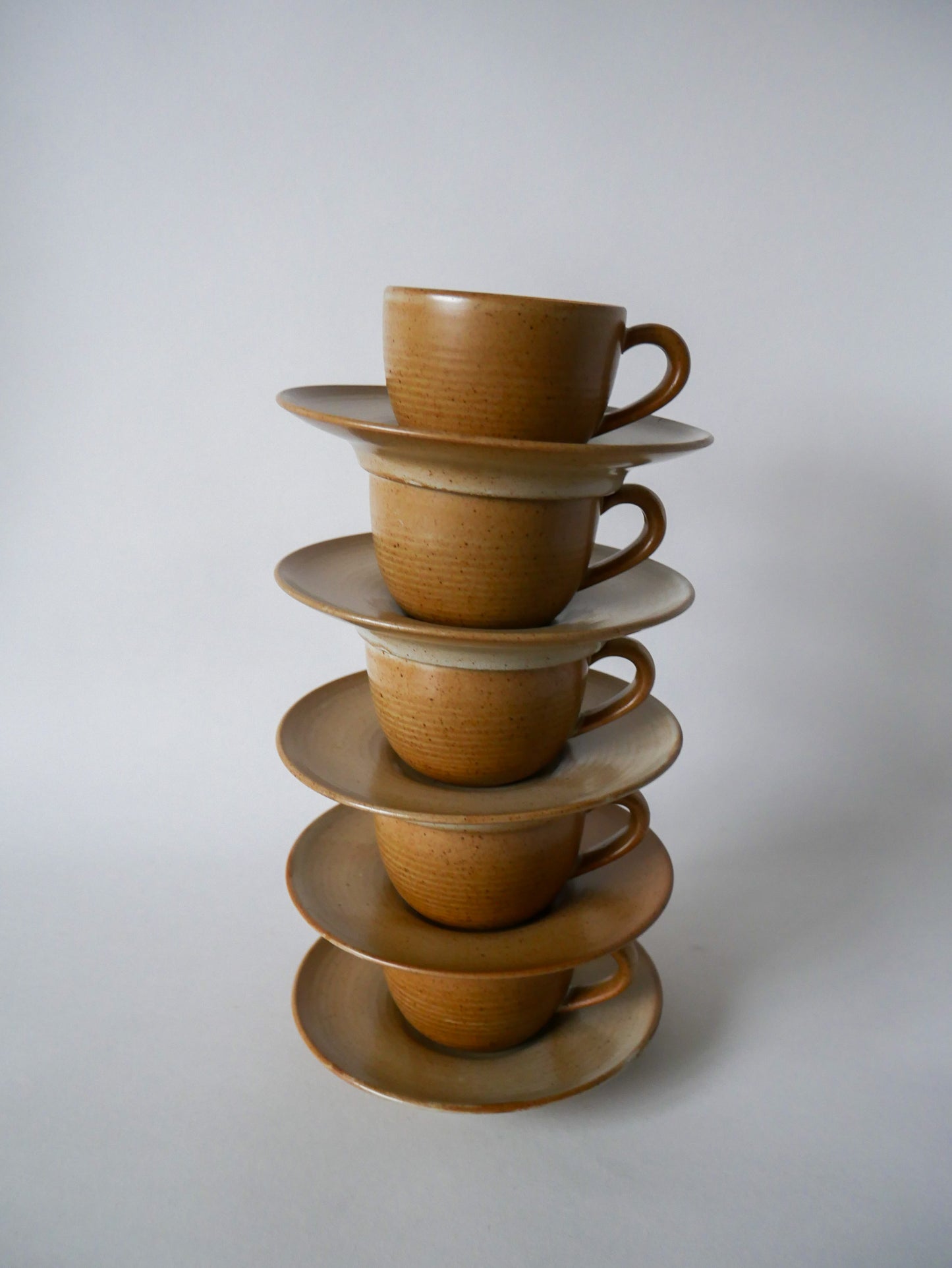 Lot de 5 tasses et sous-tasses à café en grès 1970