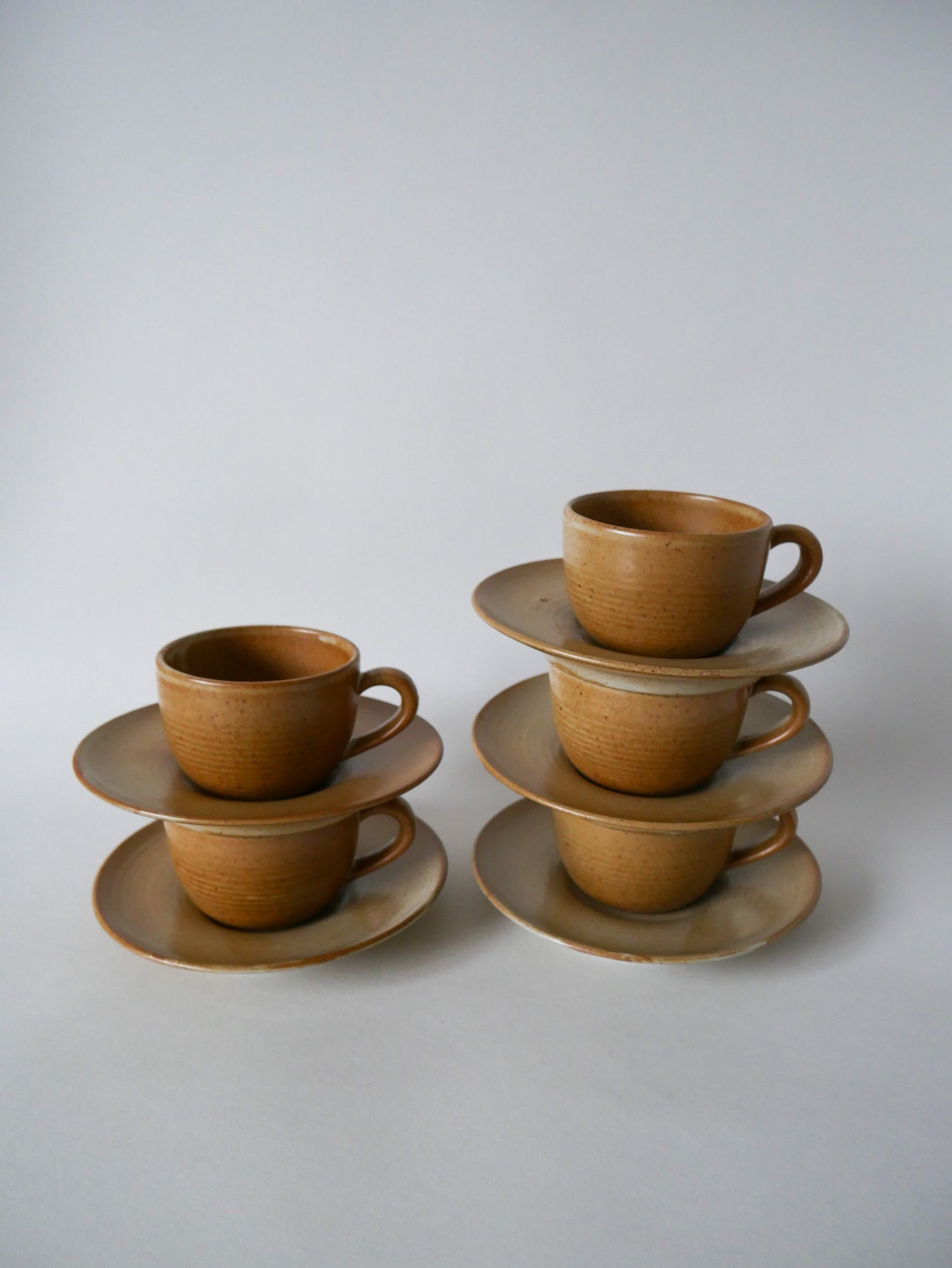 Lot de 5 tasses et sous-tasses à café en grès 1970