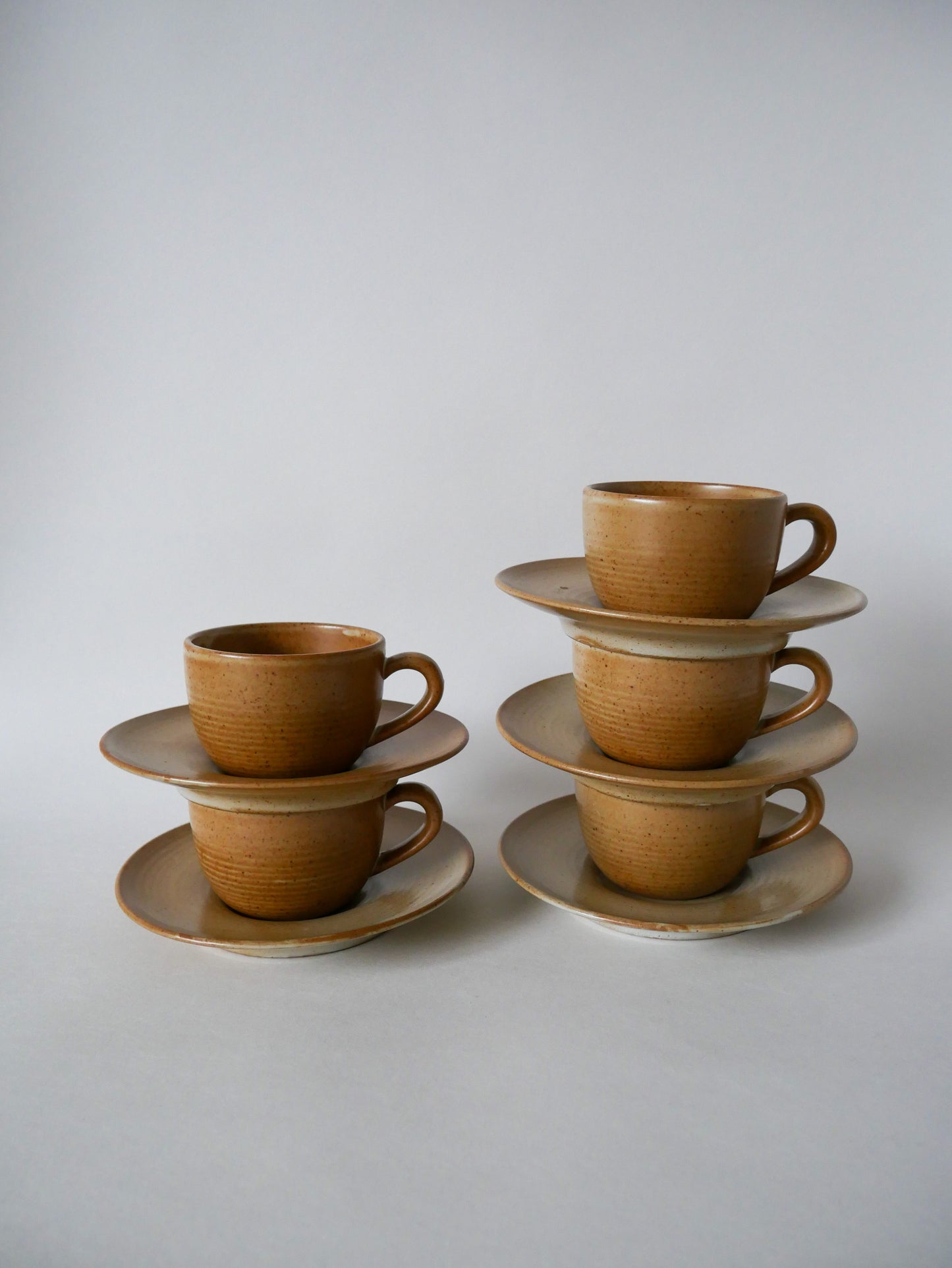 Lot de 5 tasses et sous-tasses à café en grès 1970