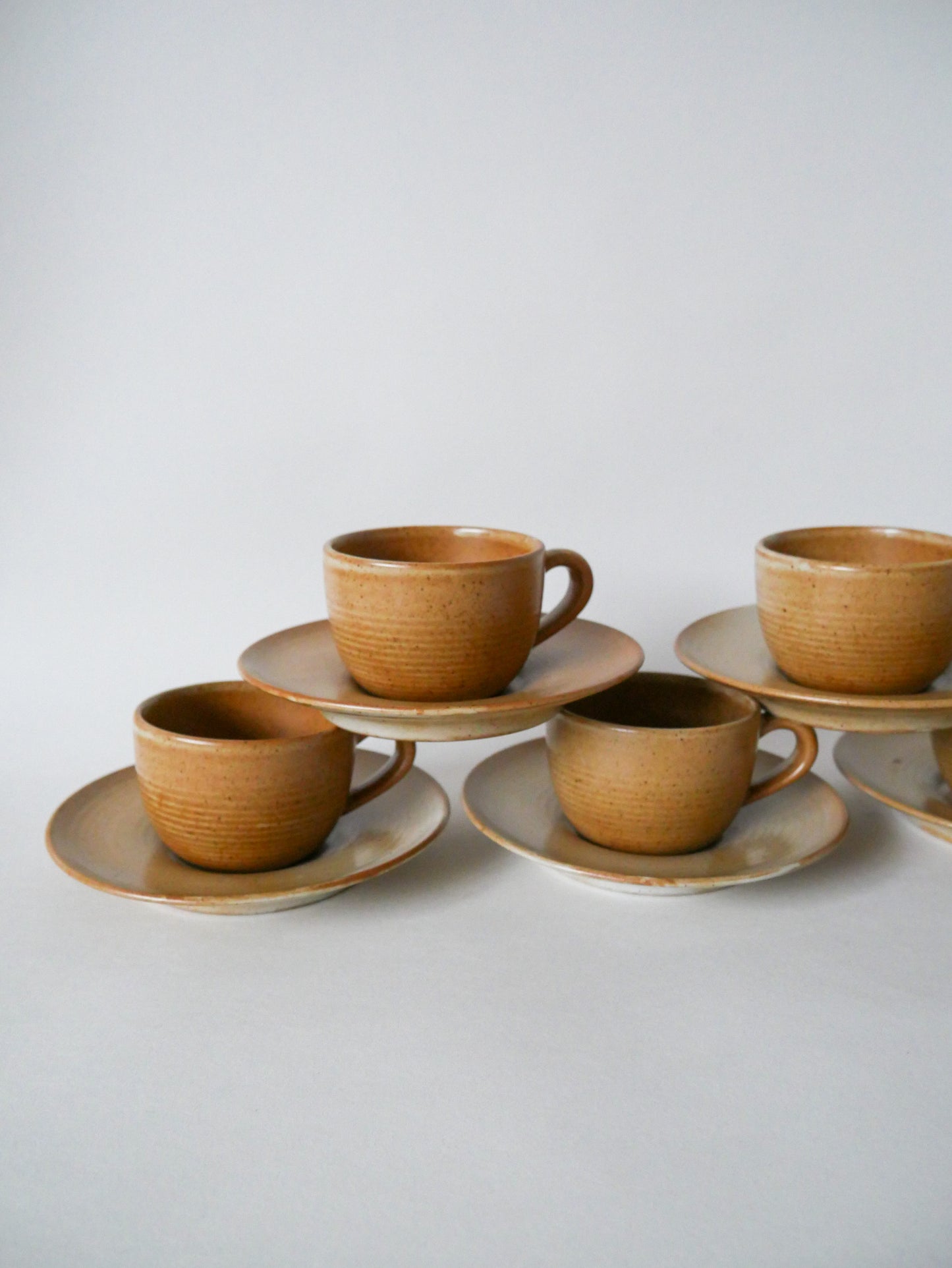 Lot de 5 tasses et sous-tasses à café en grès 1970