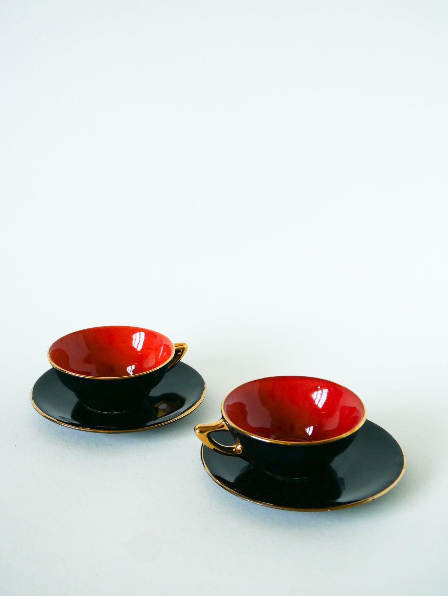 Paire de tasses à café, Noir et Rouge, Made in France, 1970