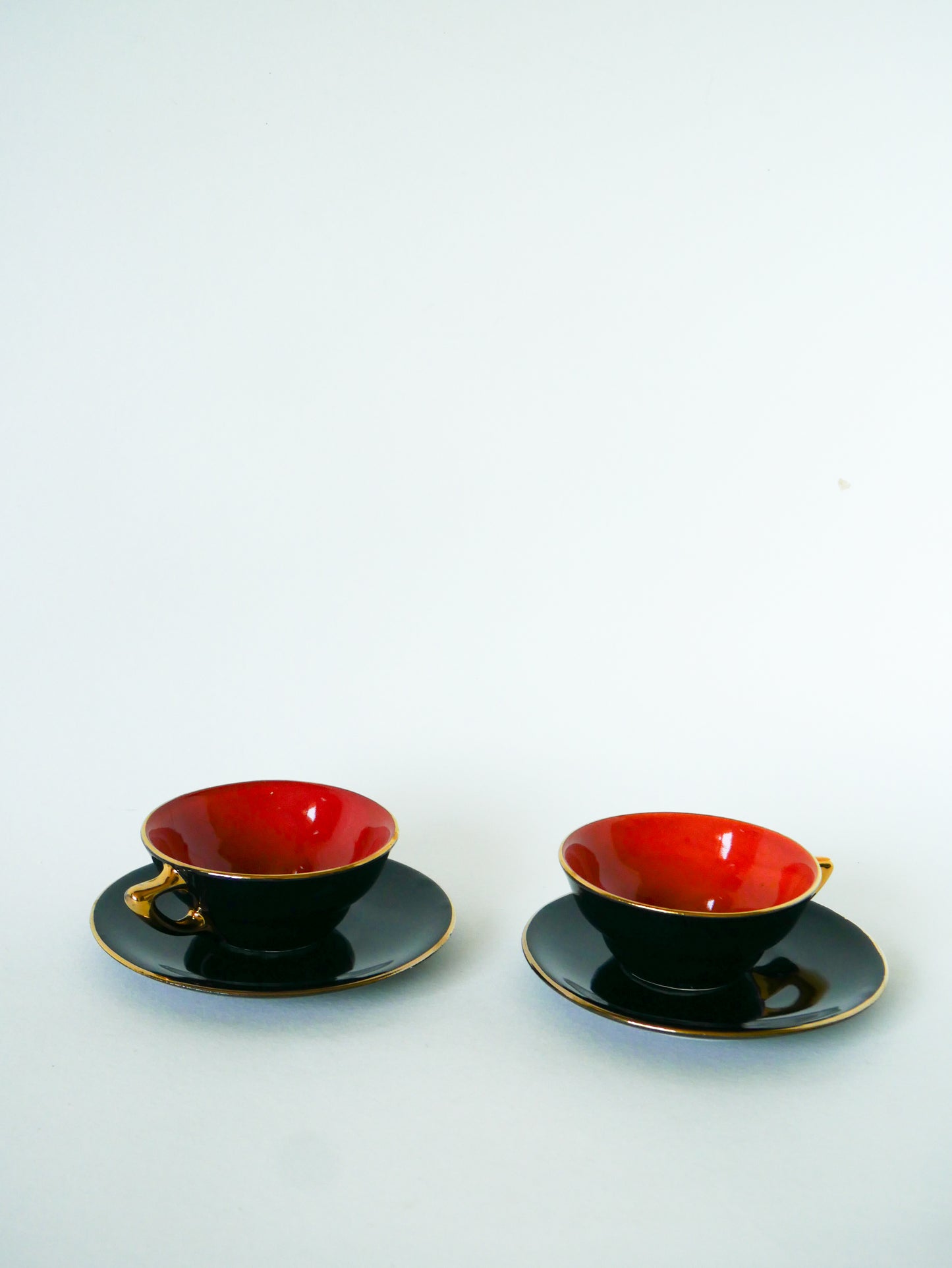 Paire de tasses à café, Noir et Rouge, Made in France, 1970