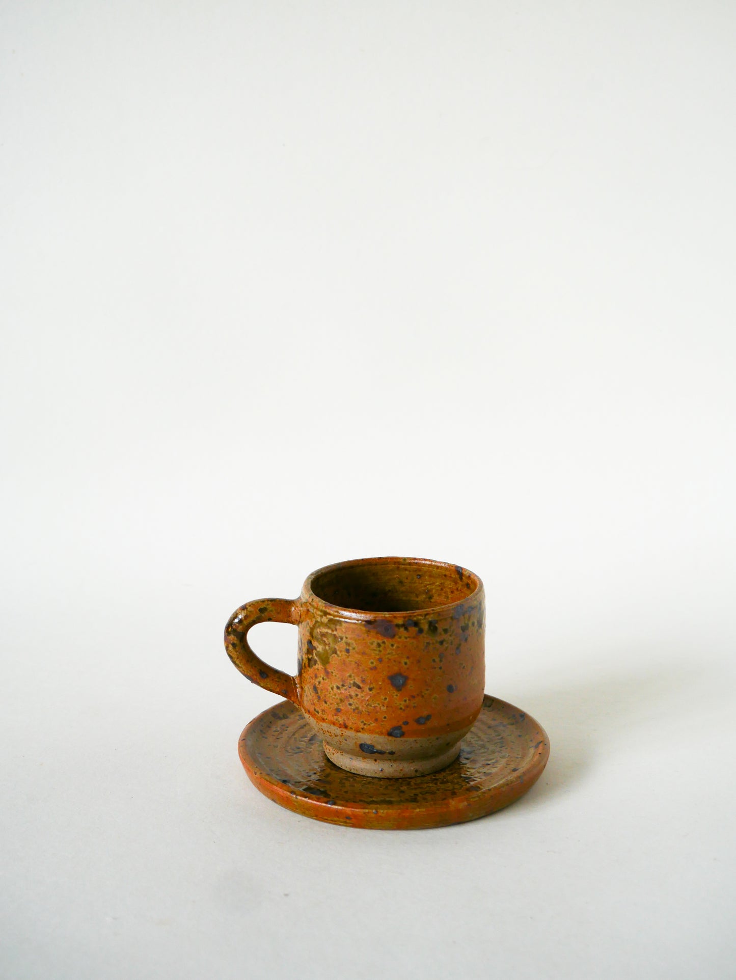 Service à café en grès vernissé composé d'une cafetière et de 5 tasses avec soucoupes, 1970