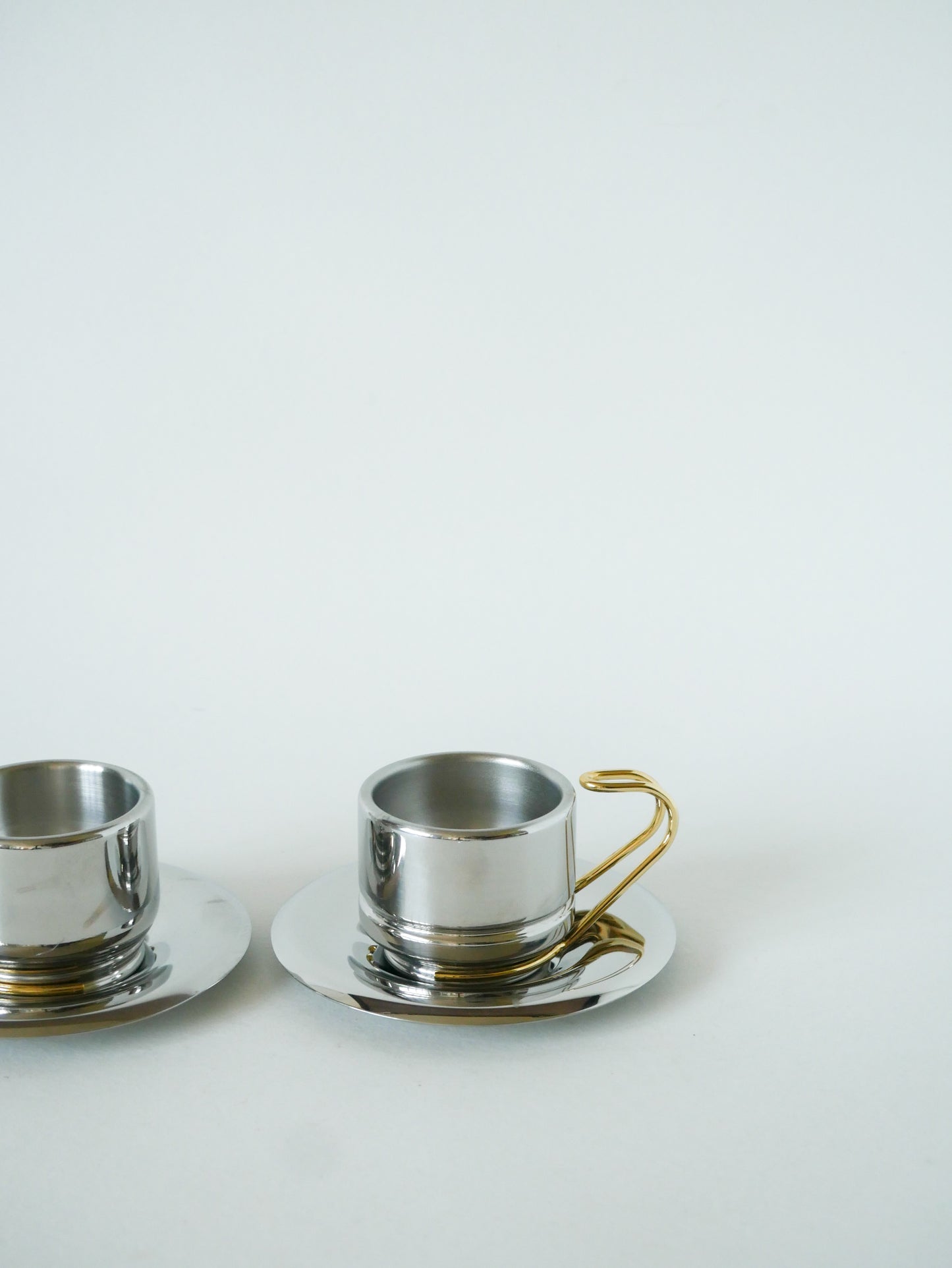 Paire de tasses à expresso en inox double parois Made in Italy, Chrome & Doré, Design, 1970