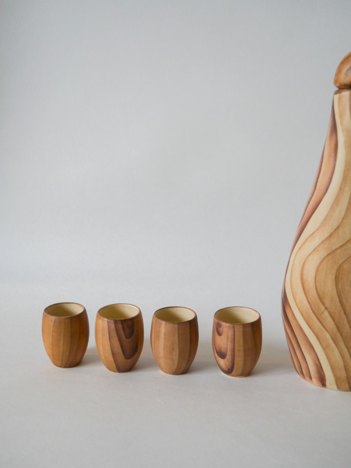 Carafe et 4 verres à liqueur en céramique Vallauris Grandjean-Jourdan effet bois Design 1950-1960