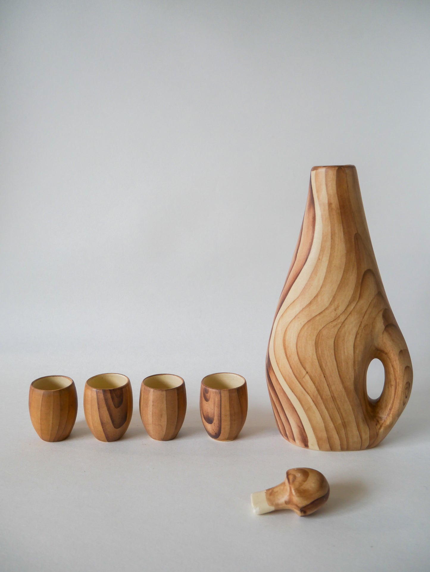 Carafe et 4 verres à liqueur en céramique Vallauris Grandjean-Jourdan effet bois Design 1950-1960