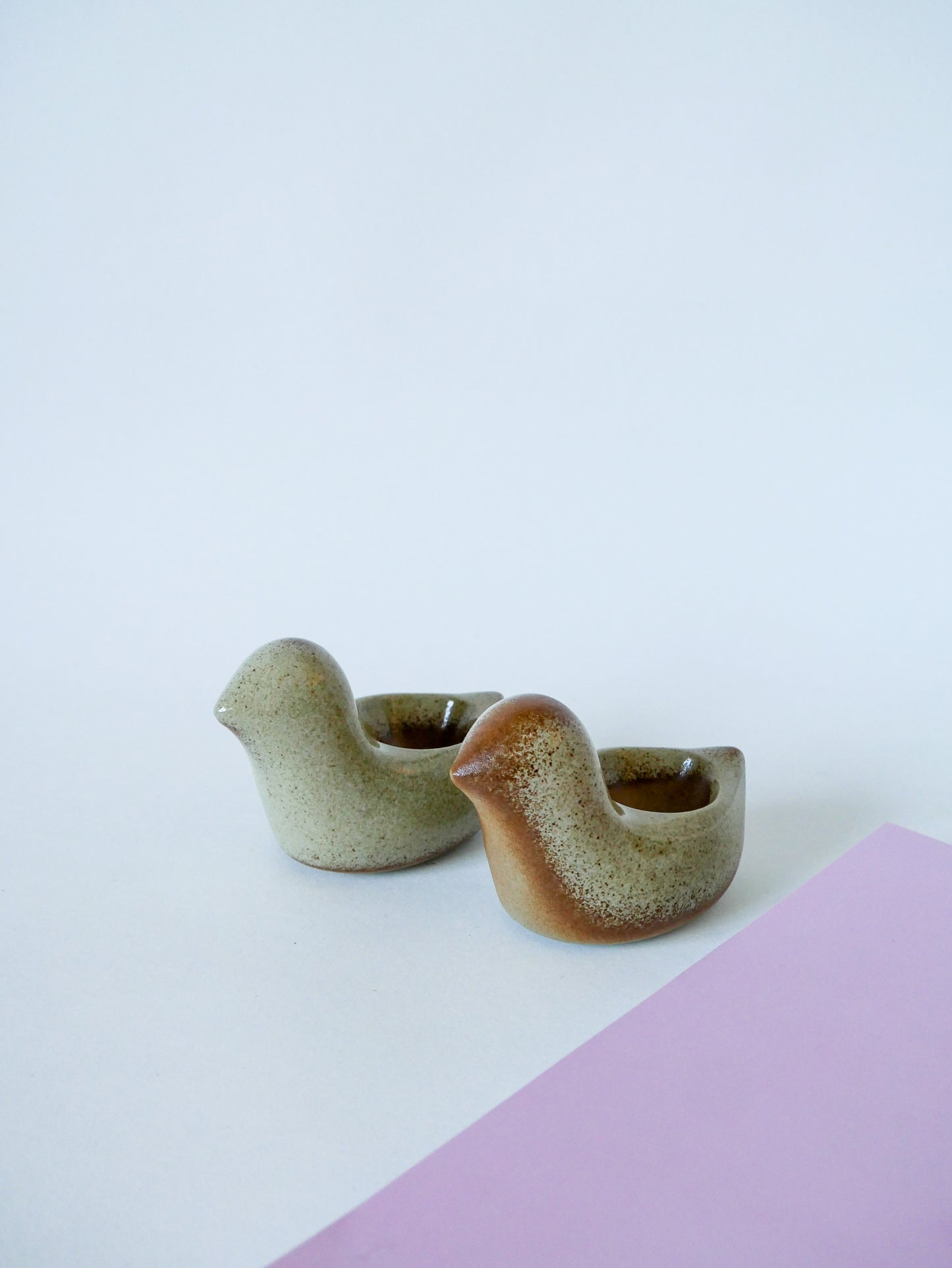 Paire de coquetiers en grès modèle poussin 1970