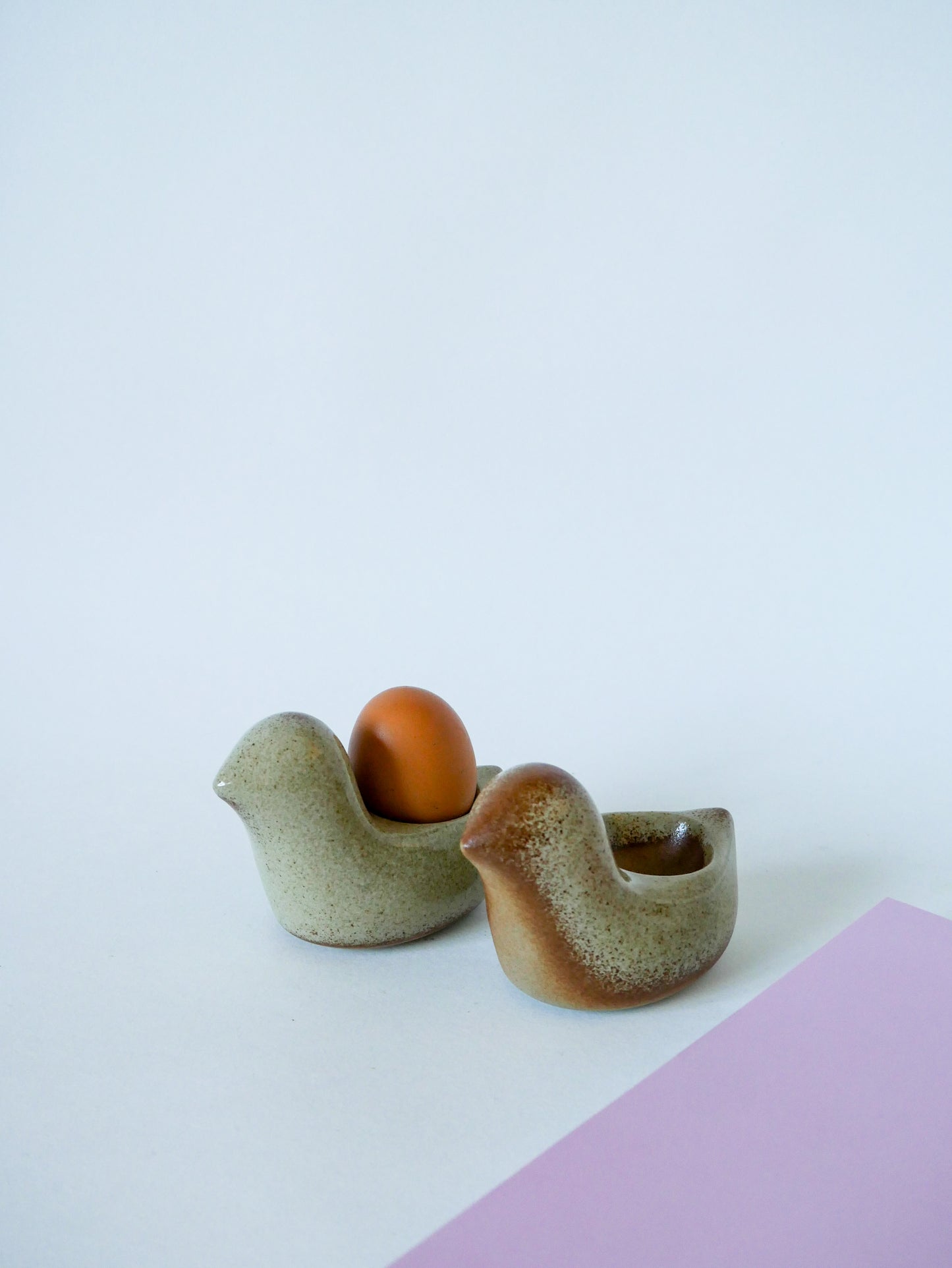 Paire de coquetiers en grès modèle poussin 1970