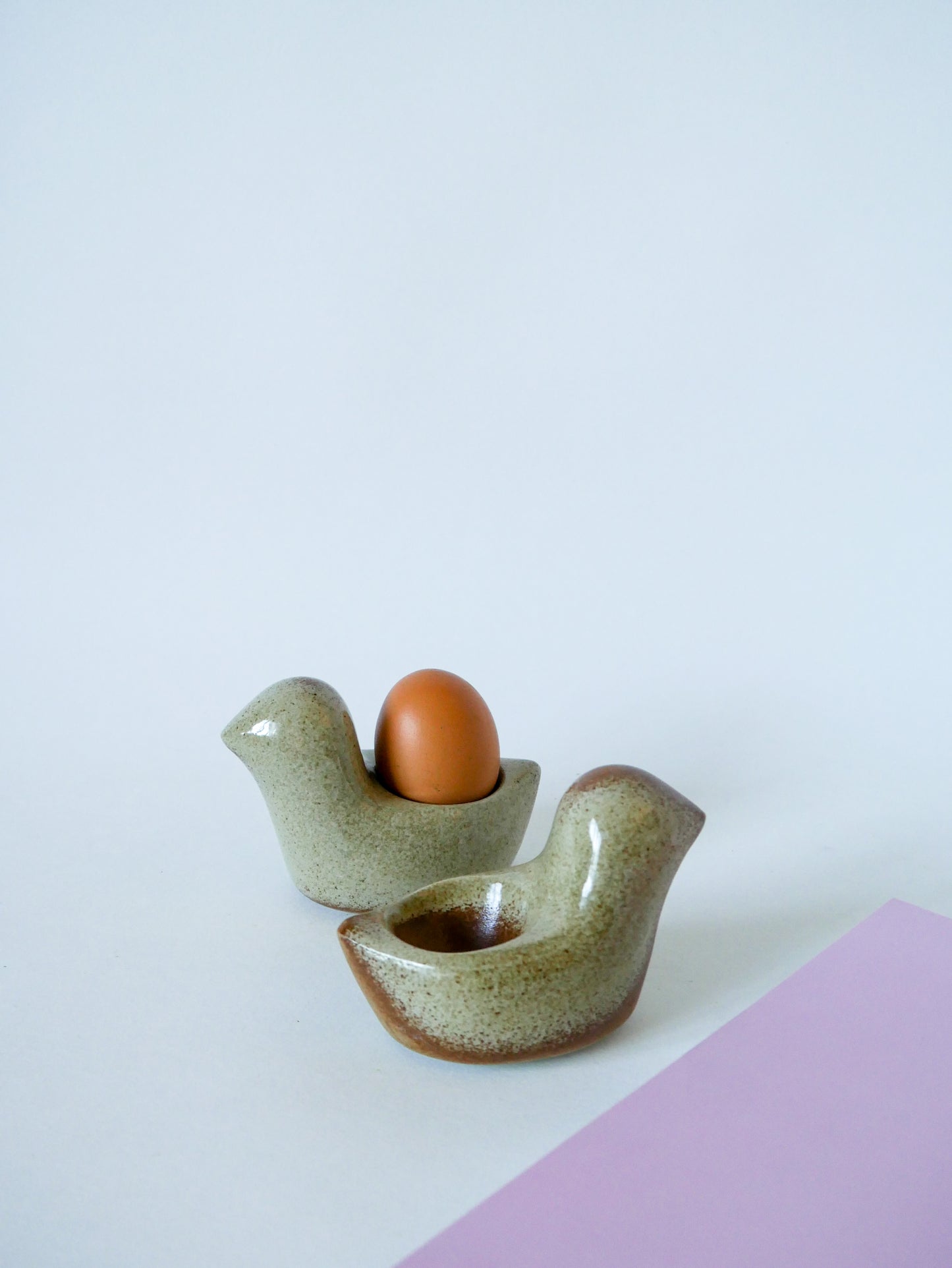 Paire de coquetiers en grès modèle poussin 1970