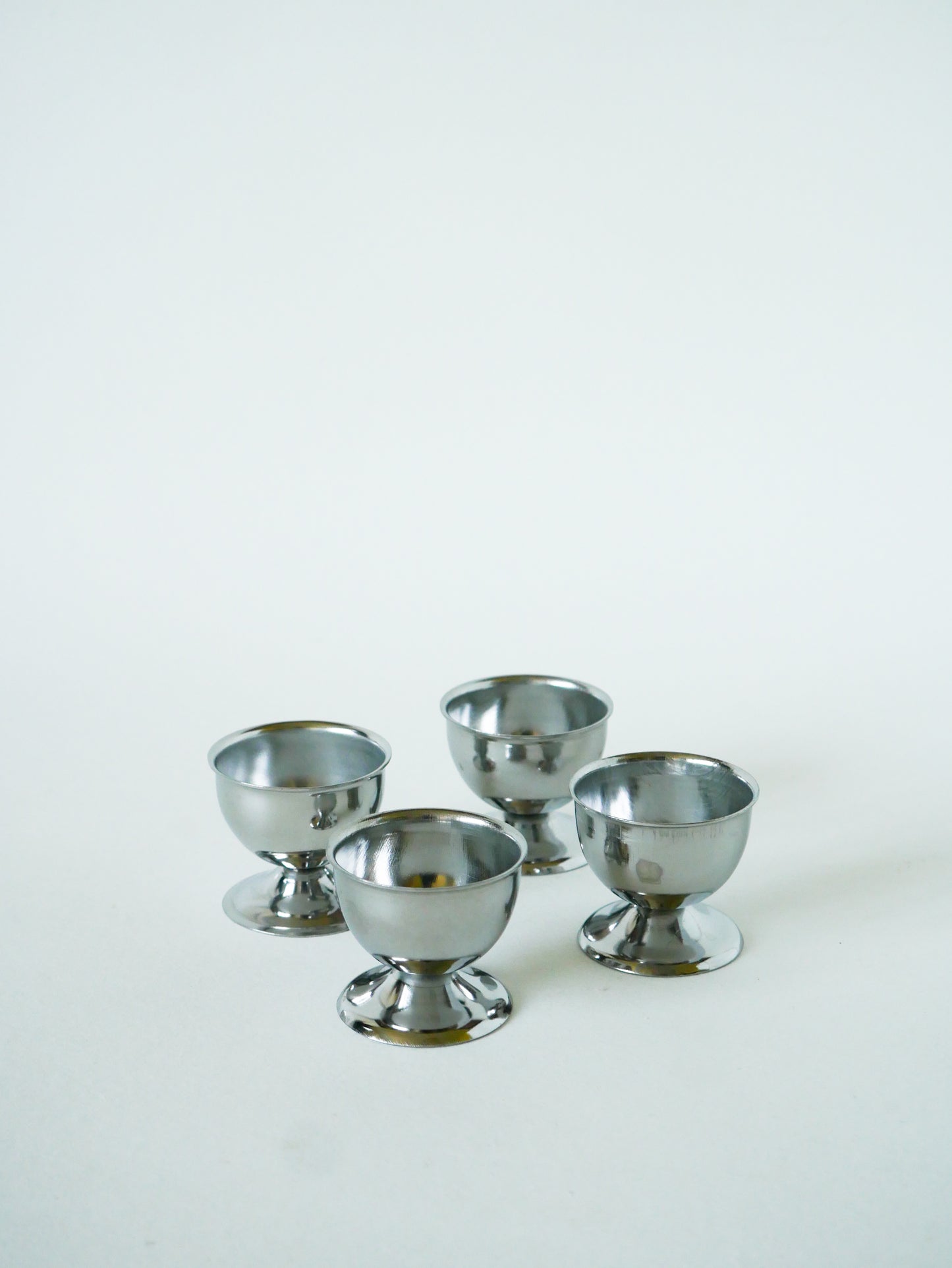 Lot de 4 coquetiers en inox, Design, 1970