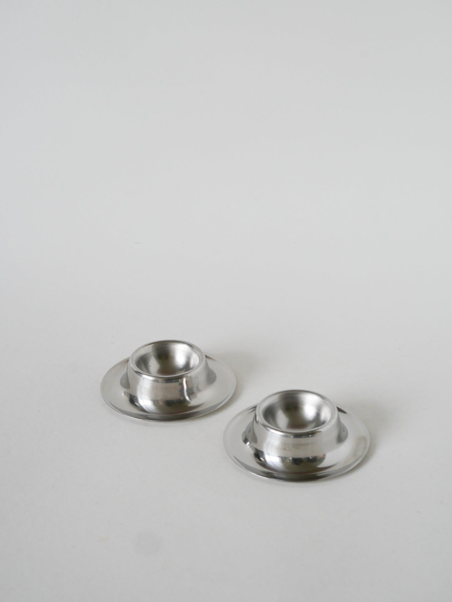 Paire de coquetiers en inox, Design, 1970 - 8.5 cm