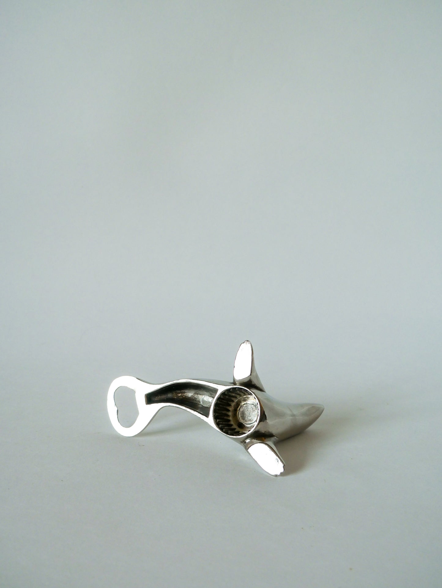 Décapsuleur zoomorphe otarie en inox Design 1970