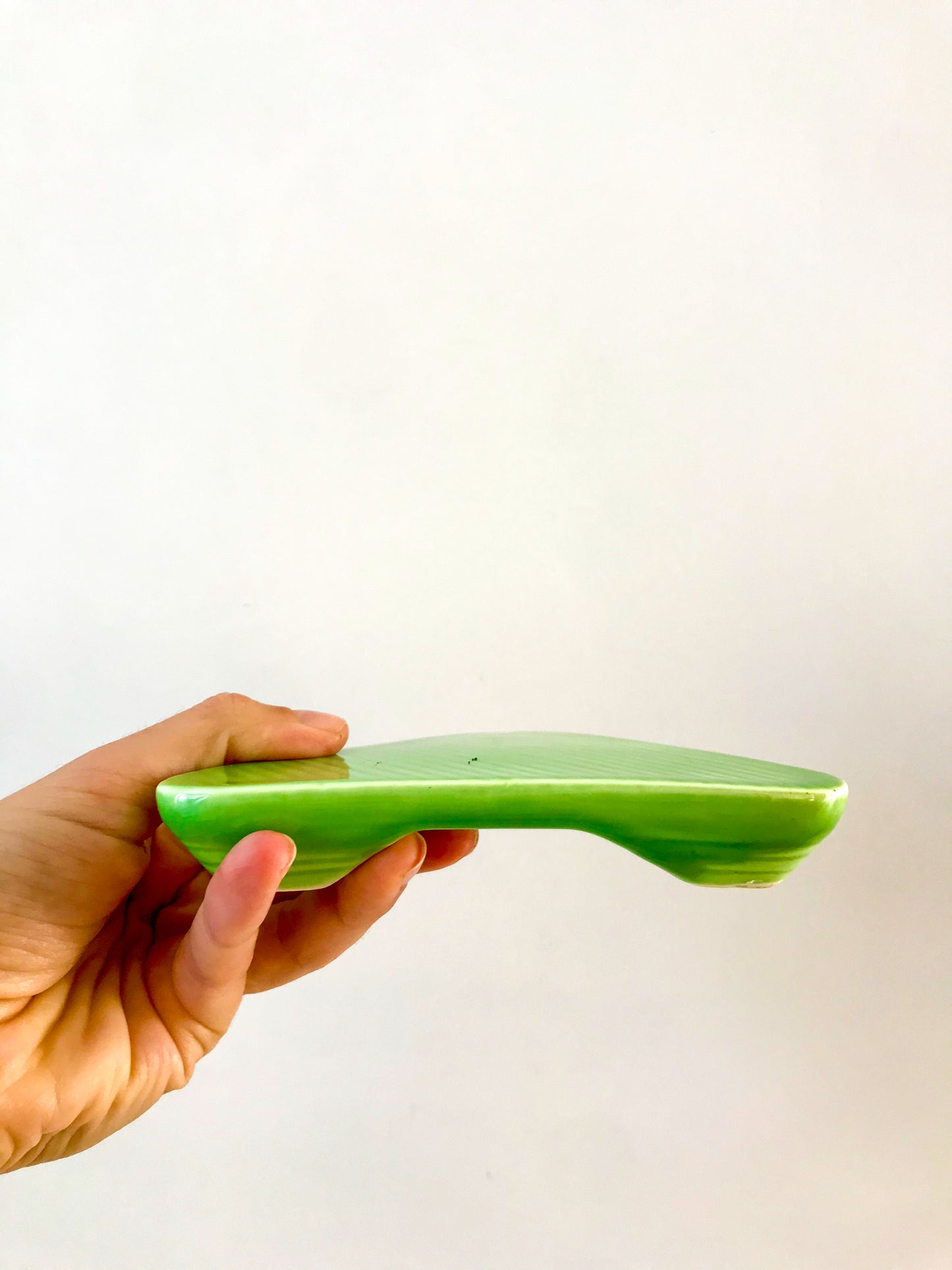 Paire de dessous de bouteilles en barbotine signé digoin sarreguemines verts années 50