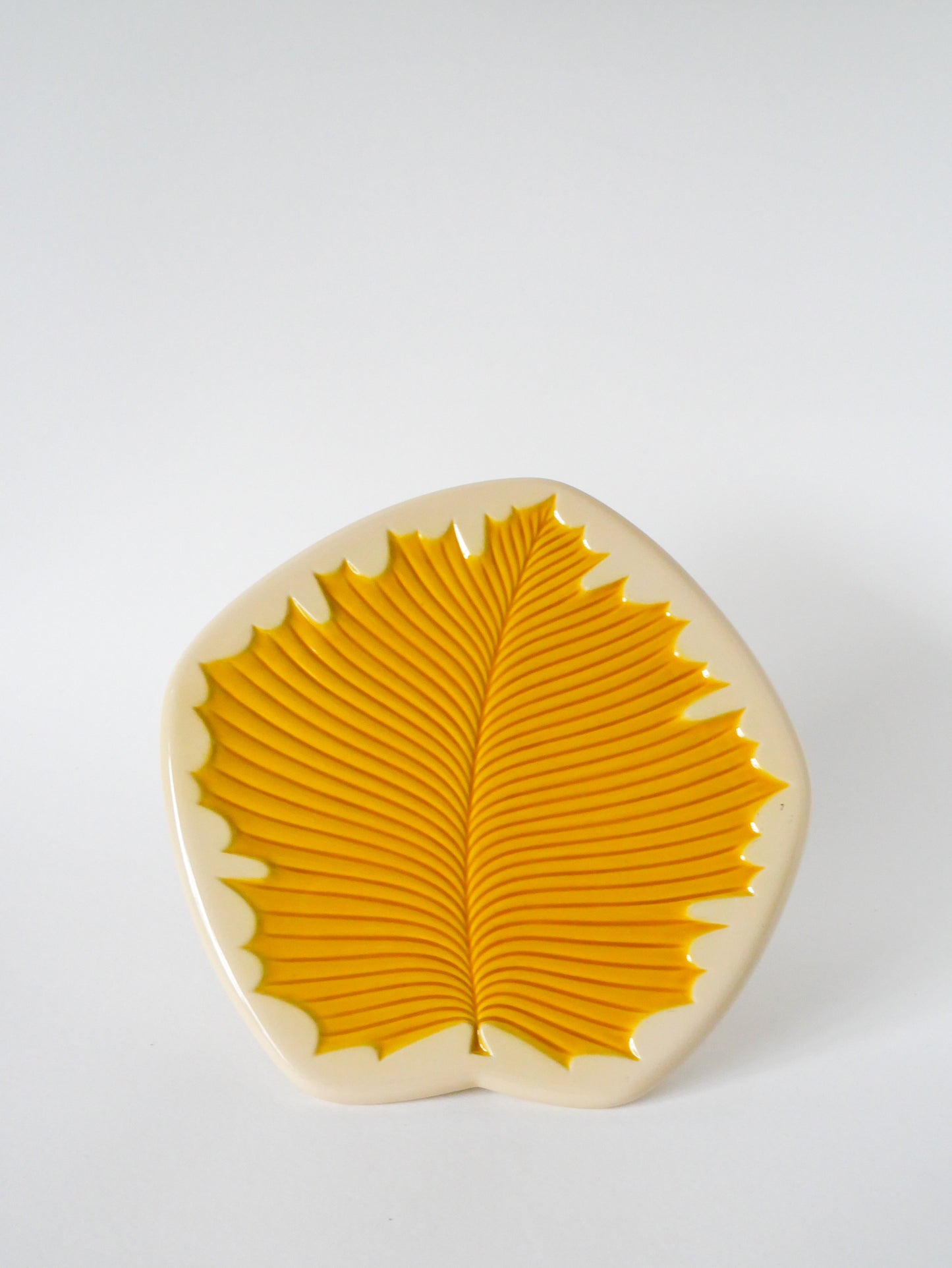 Dessous de plat en céramique, modèle Feuille, Jaune, Made in France, 1950