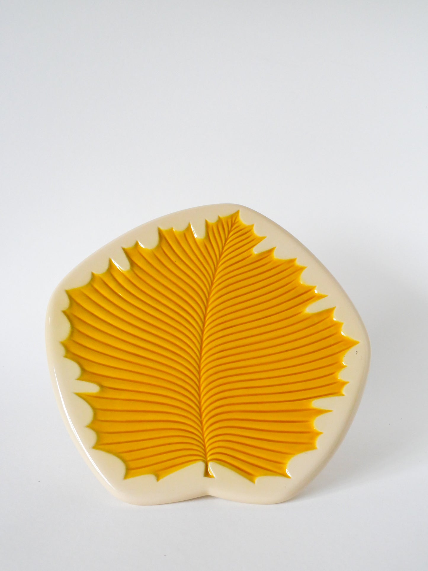 Dessous de plat en céramique, modèle Feuille, Jaune, Made in France, 1950
