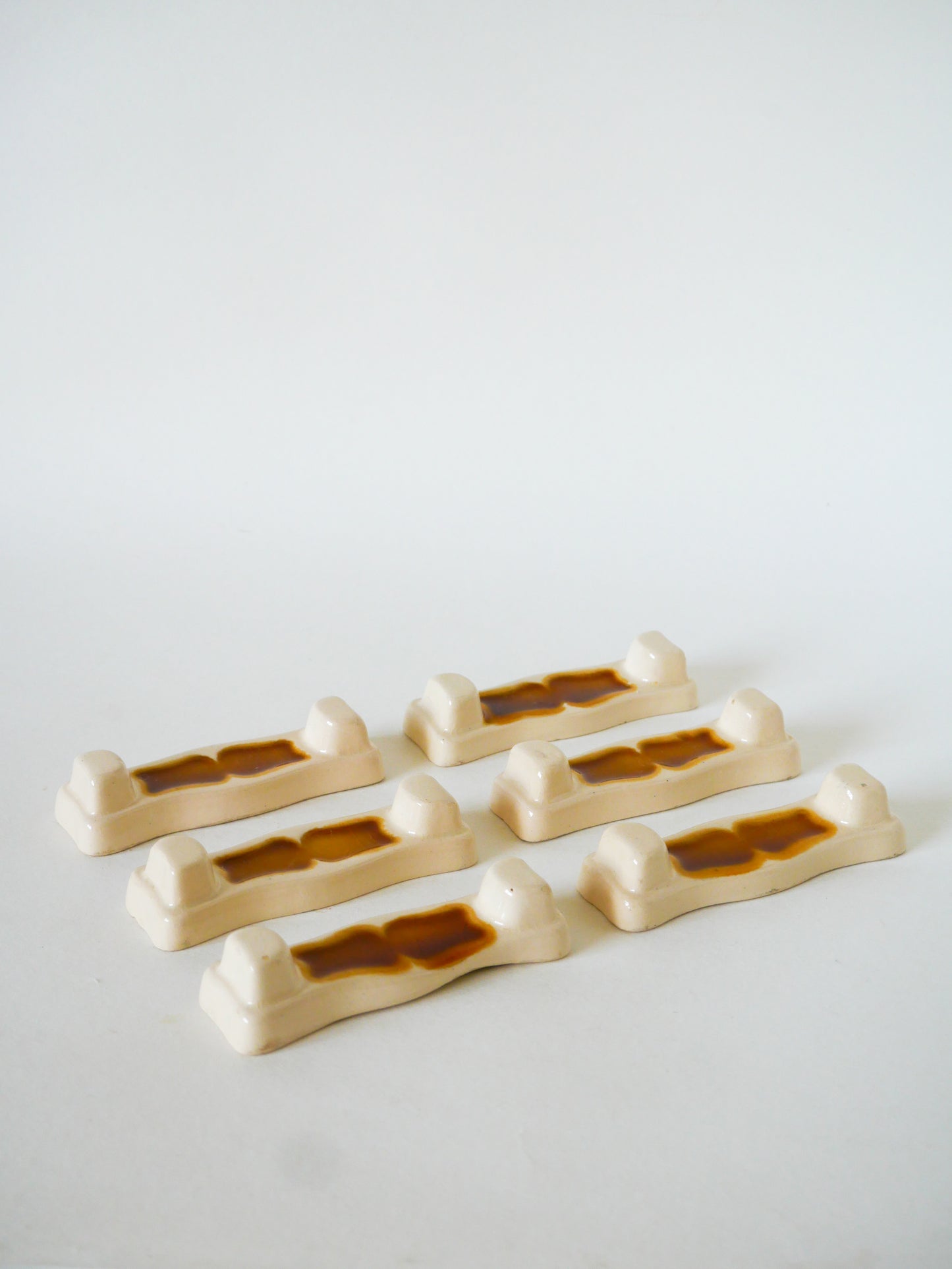 Ensemble de 6 porte-couteaux en céramique, Jaune, 1930
