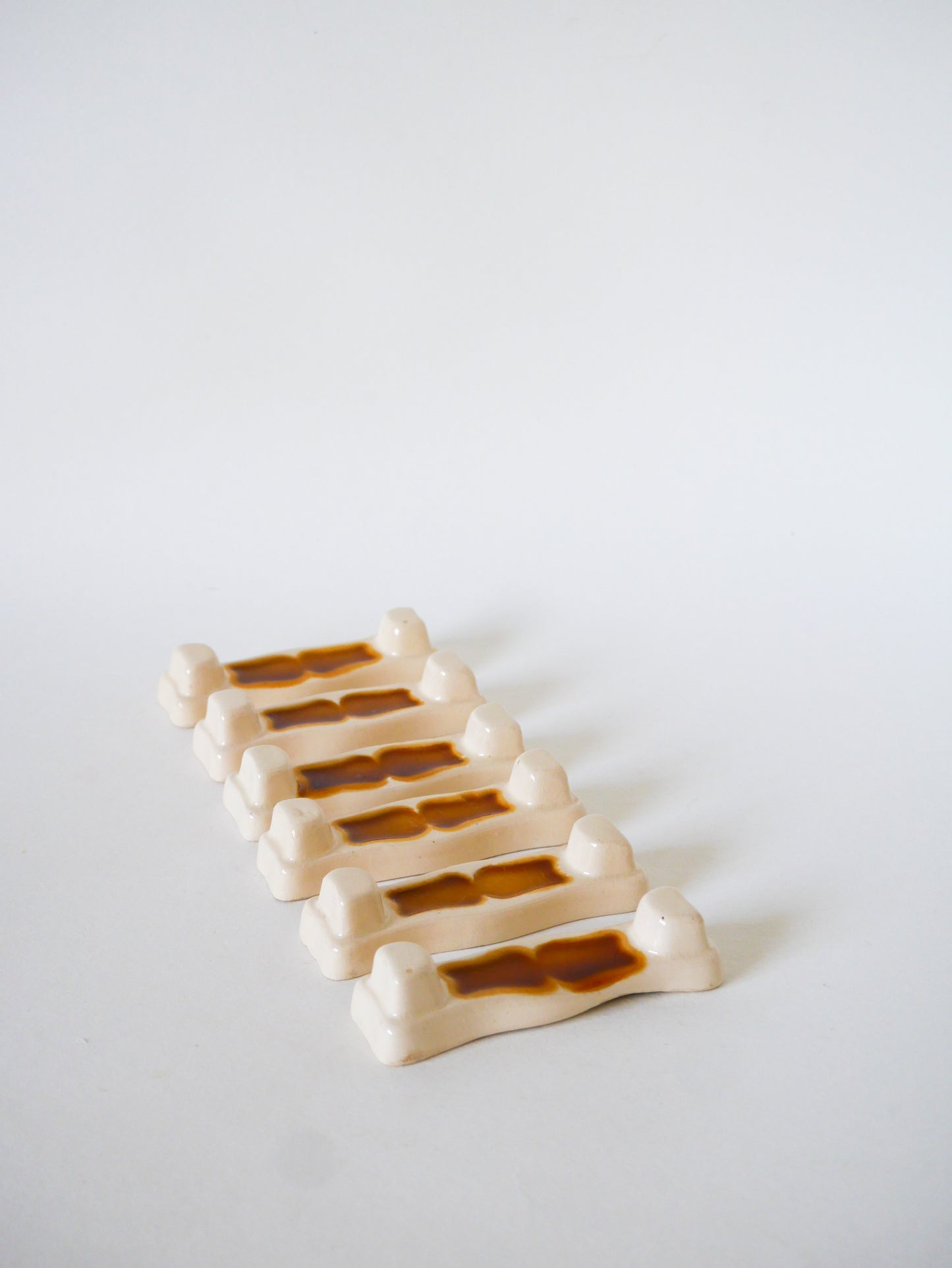 Ensemble de 6 porte-couteaux en céramique, Jaune, 1930