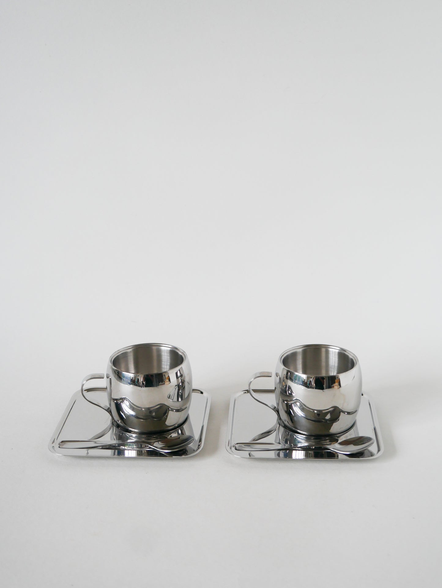 Paire de tasses à café en inox, Made in Brazil, Design, 1980