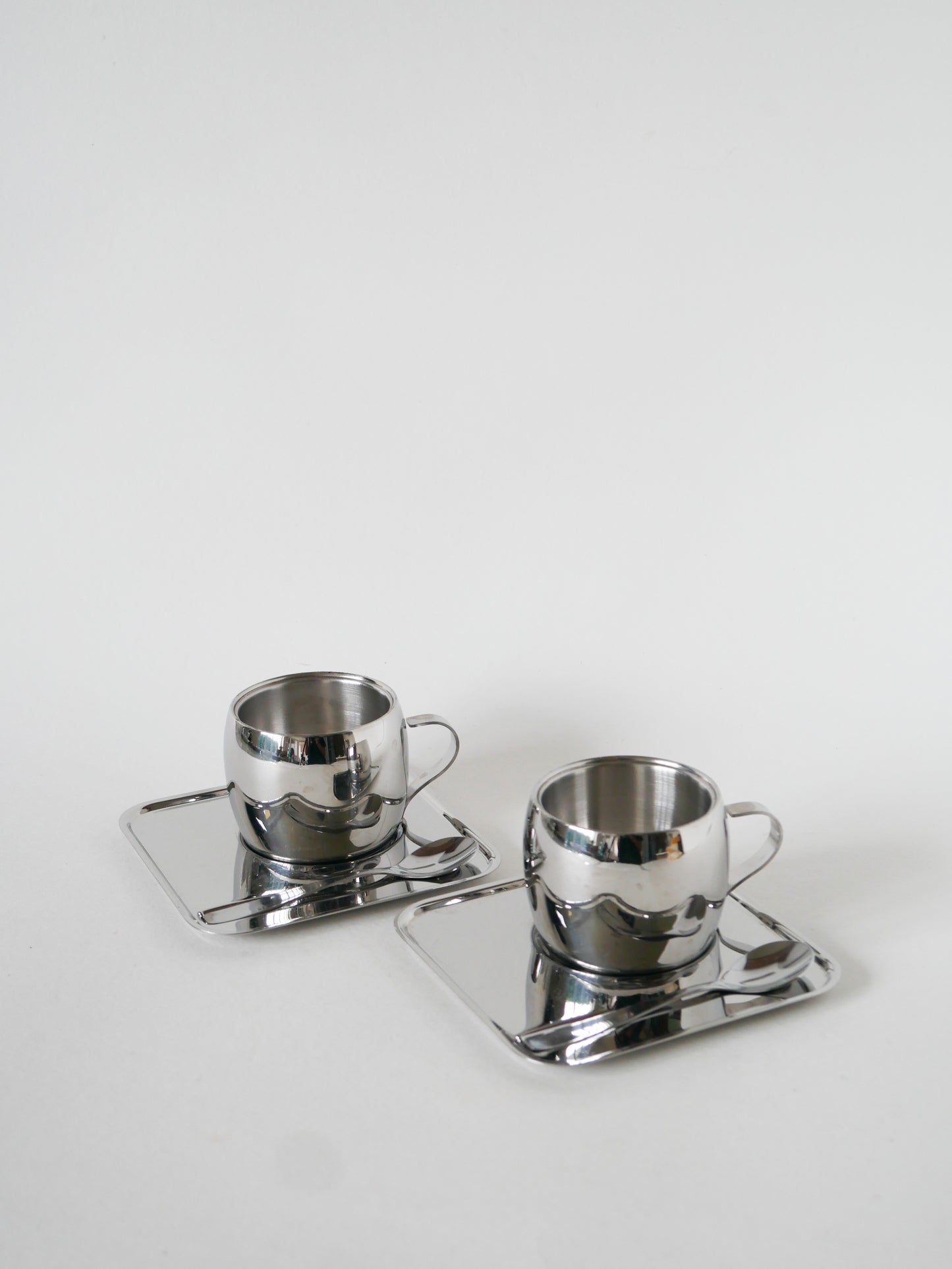 Paire de tasses à café en inox, Made in Brazil, Design, 1980
