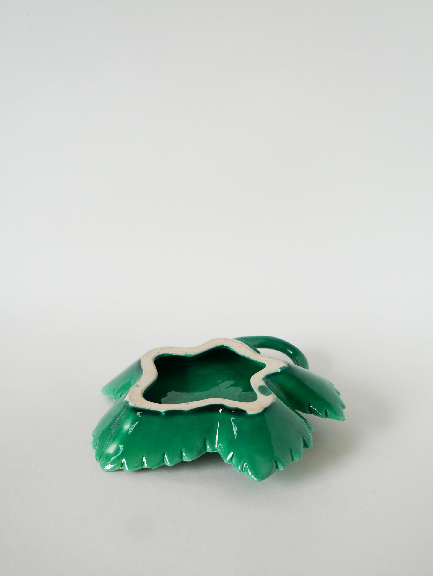 Dessous de plat en céramique, modèle Feuille, Vert & Doré, 1970