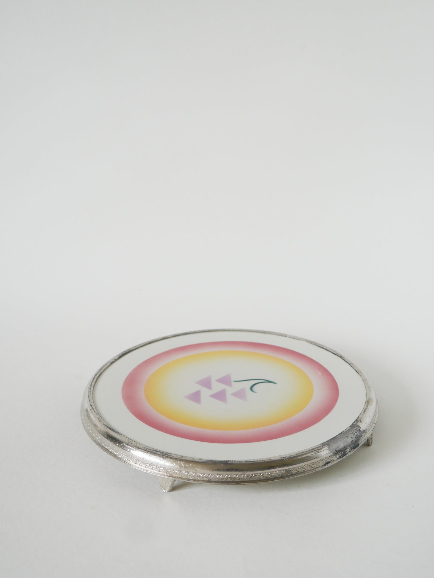 Dessous de plat en céramique et métal argenté, à motifs colorés, Art Déco, 1930