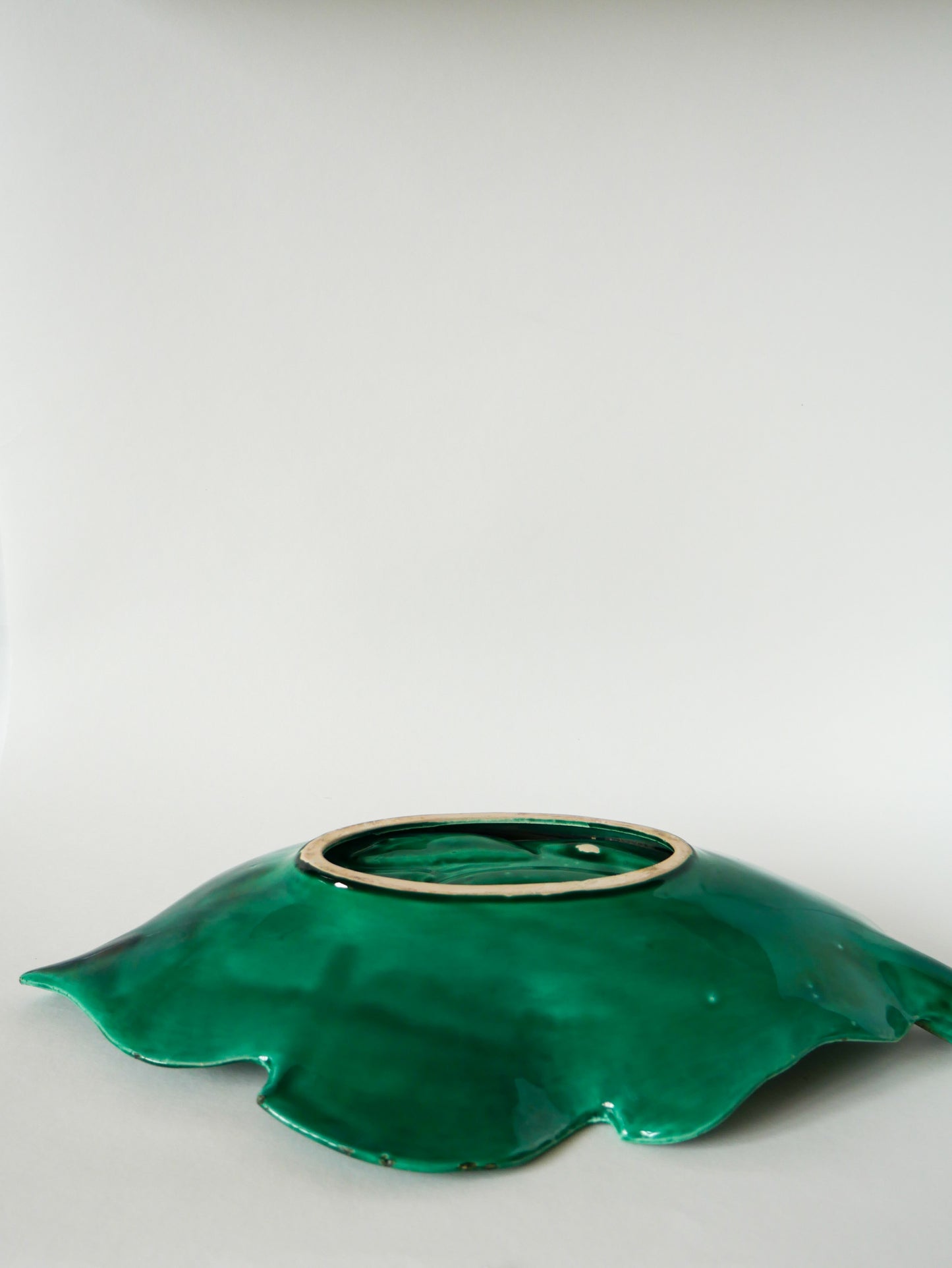 Géante coupe en barbotine / céramique modèle Feuille, Design, 1970