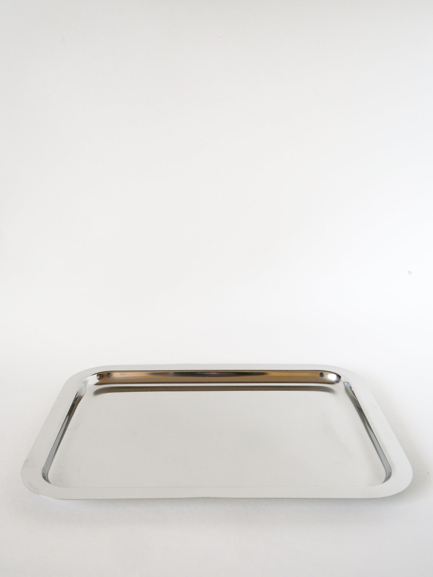 Grand plateau en inox rectangulaire, Made in Italy, Design, 1970 - 27.5 X 36 cm