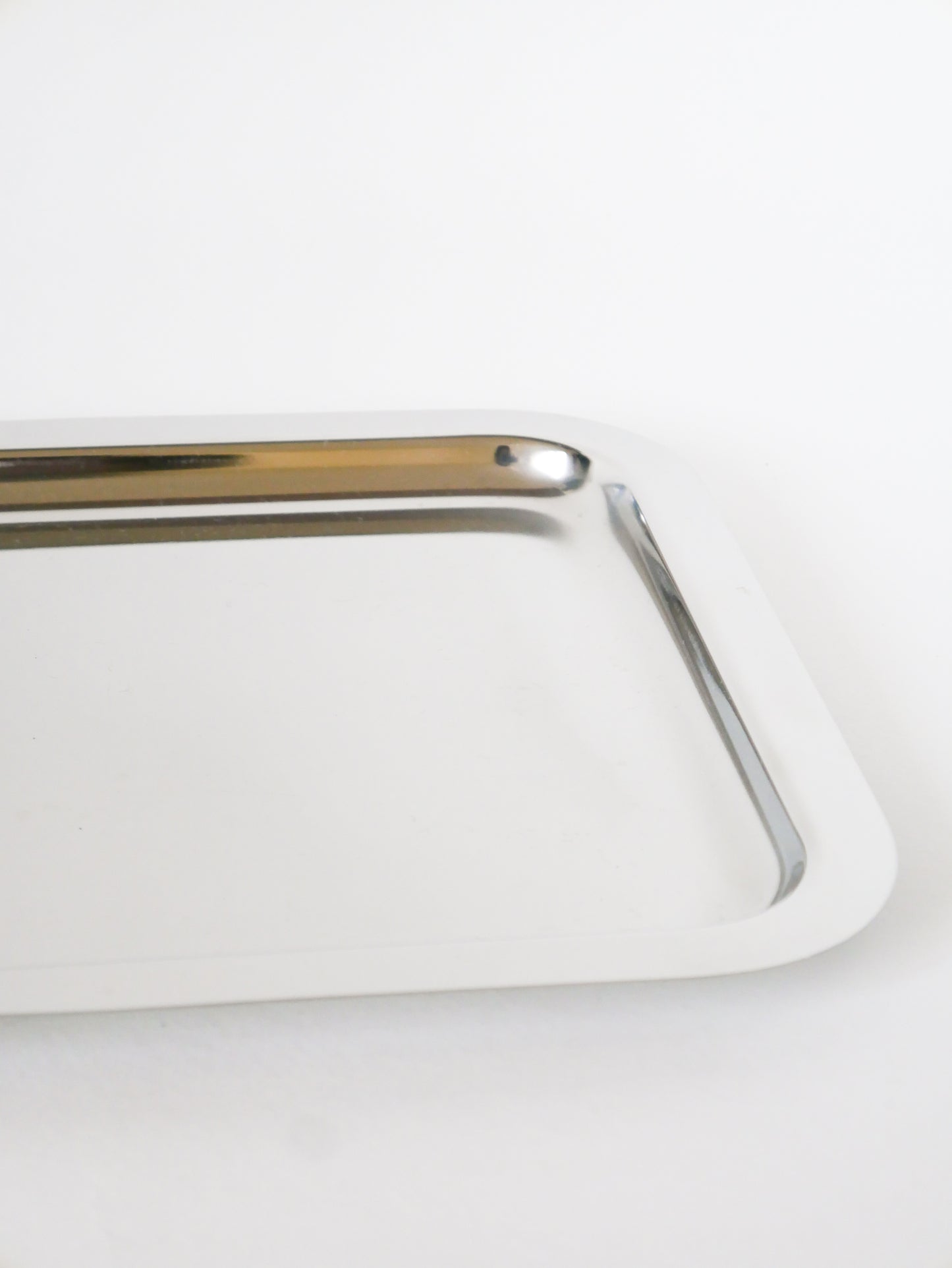 Grand plateau en inox rectangulaire, Made in Italy, Design, 1970 - 27.5 X 36 cm