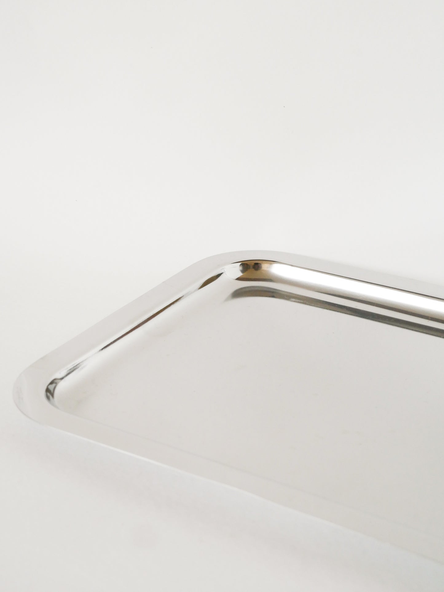 Grand plateau en inox rectangulaire, Made in Italy, Design, 1970 - 27.5 X 36 cm