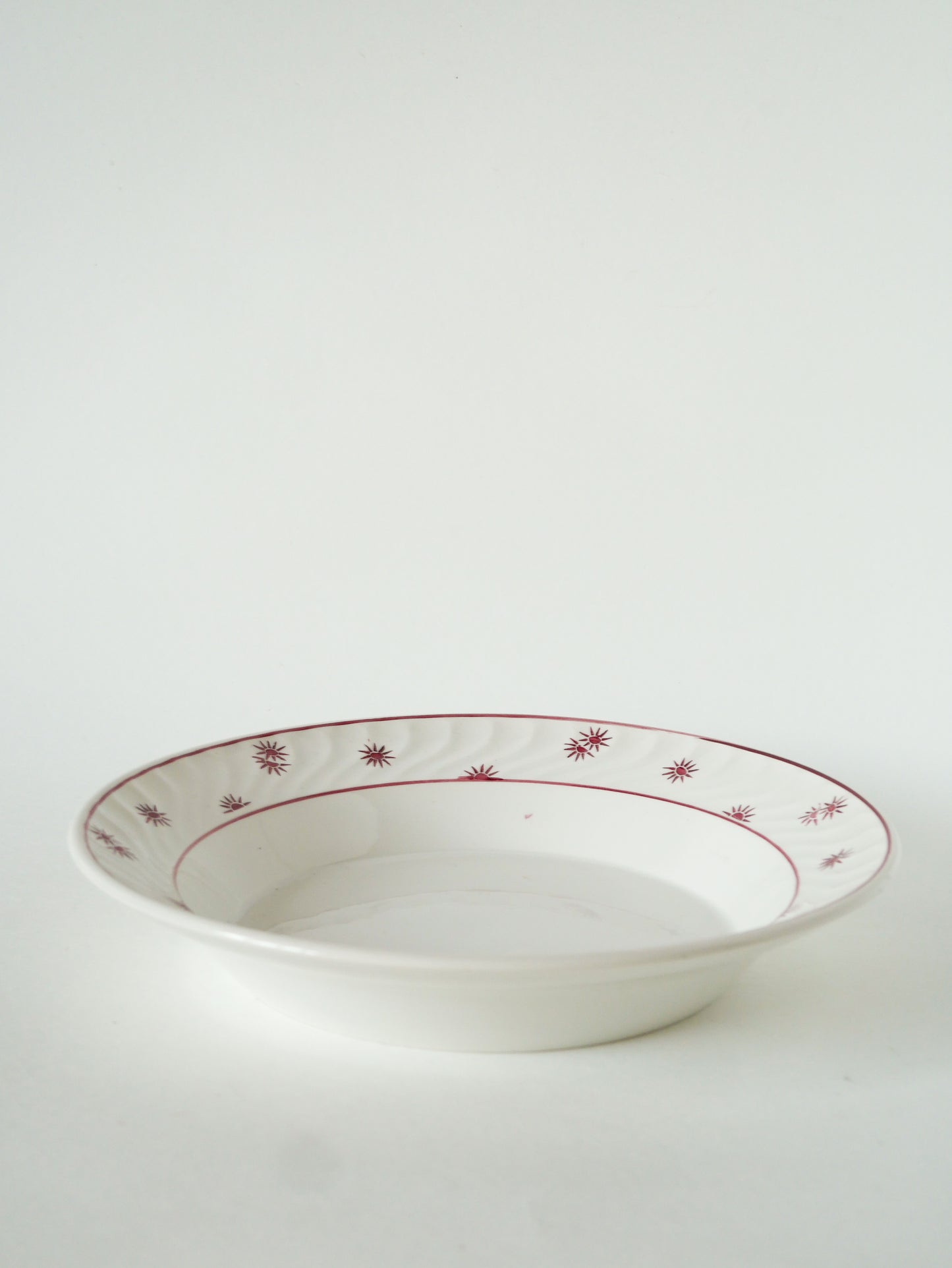 Plat creux Digoin Sarreguemines plissé, modèle Andrée, 1960