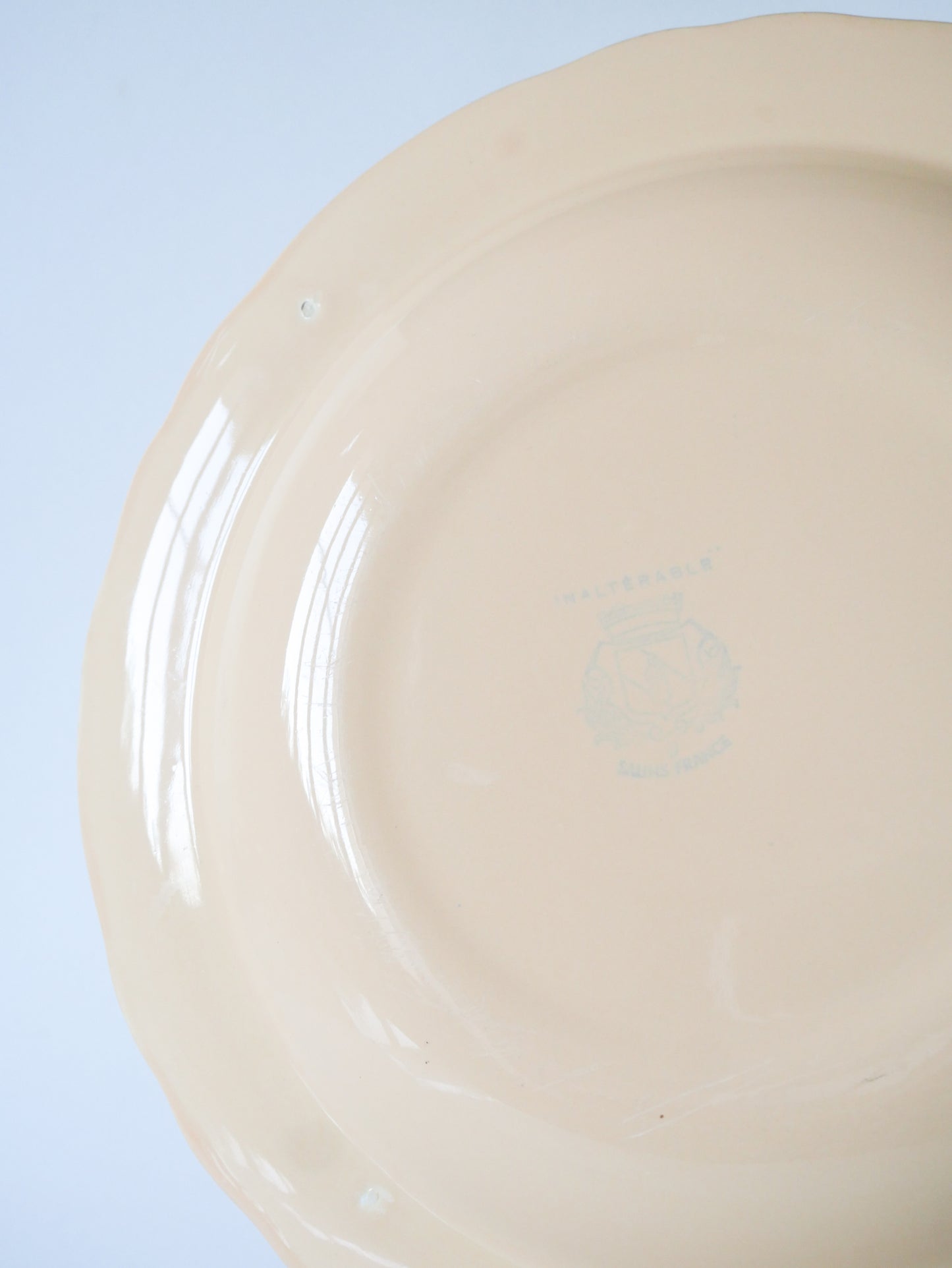 Très grand plat Salins dentelé, Rose Poudré, 1950