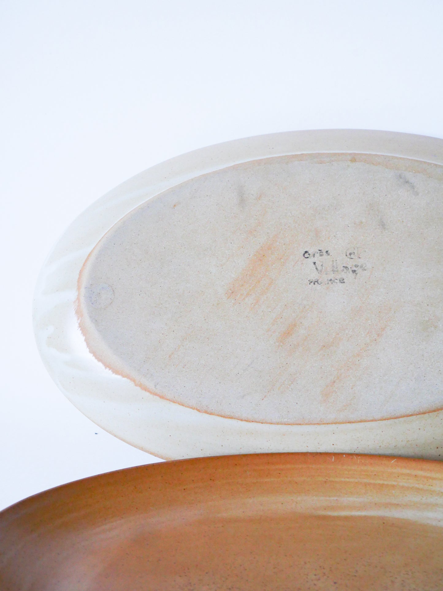 Paire de grands plats ovals en grès, 1970