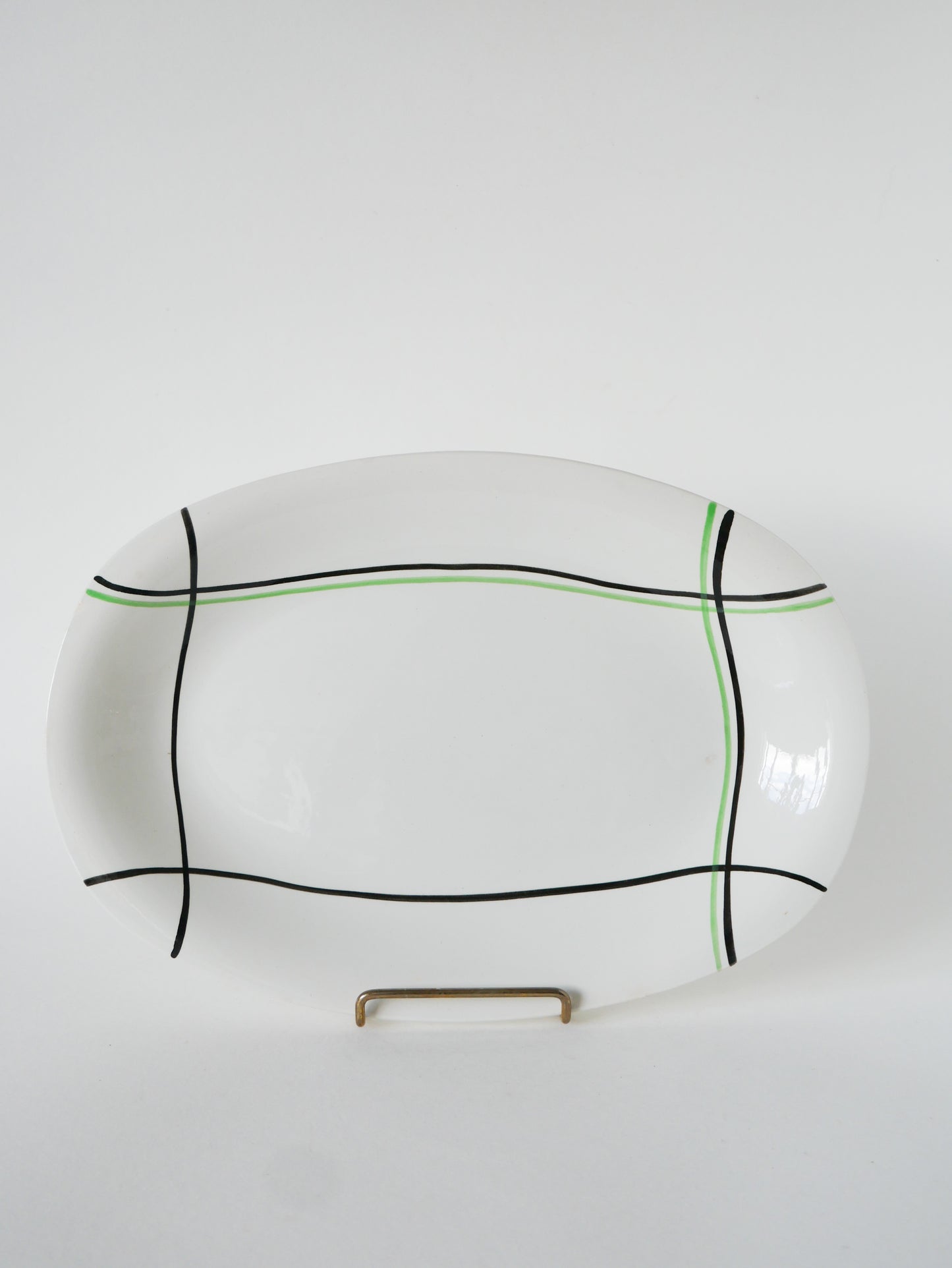 Plat oval, St Amand, peint à la main, modèle Liserés Vert et Noir, 1960