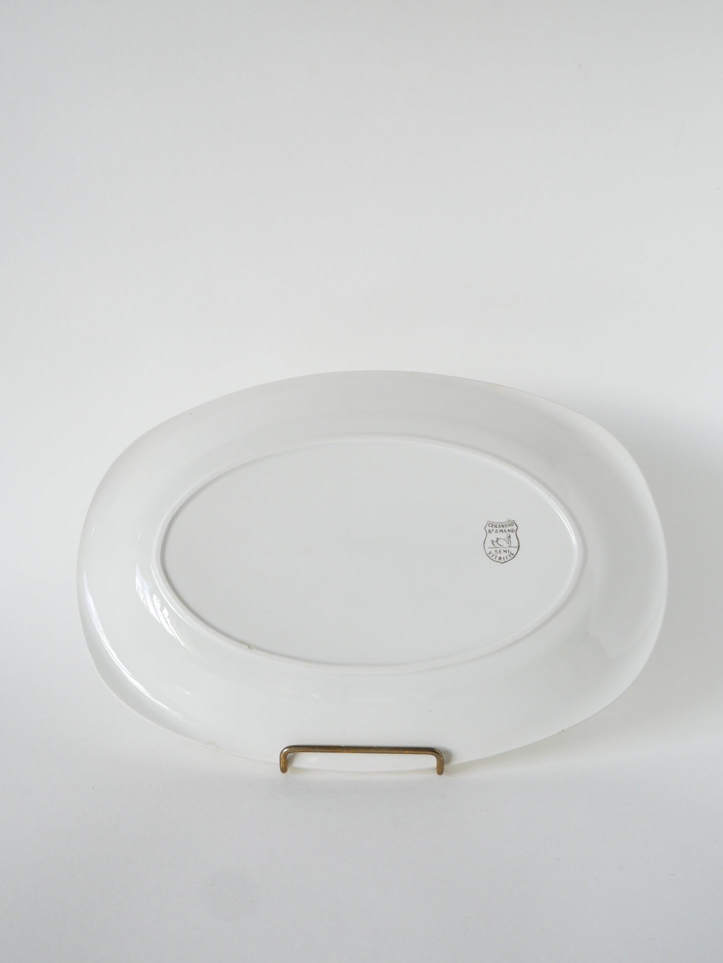 Plat oval, St Amand, peint à la main, modèle Liserés Vert et Noir, 1960
