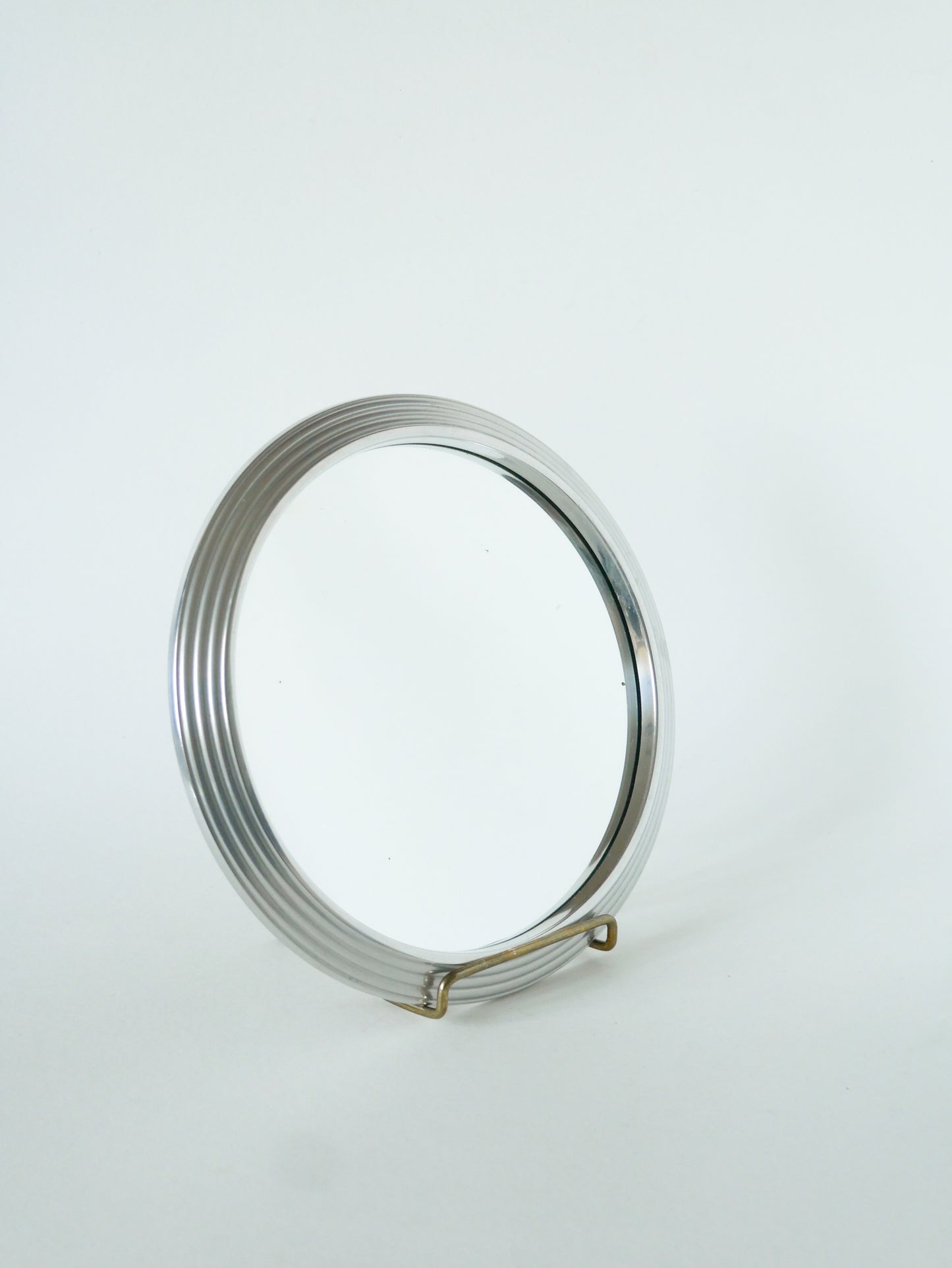 Petit plateau miroir rond en alu brossé, 1960