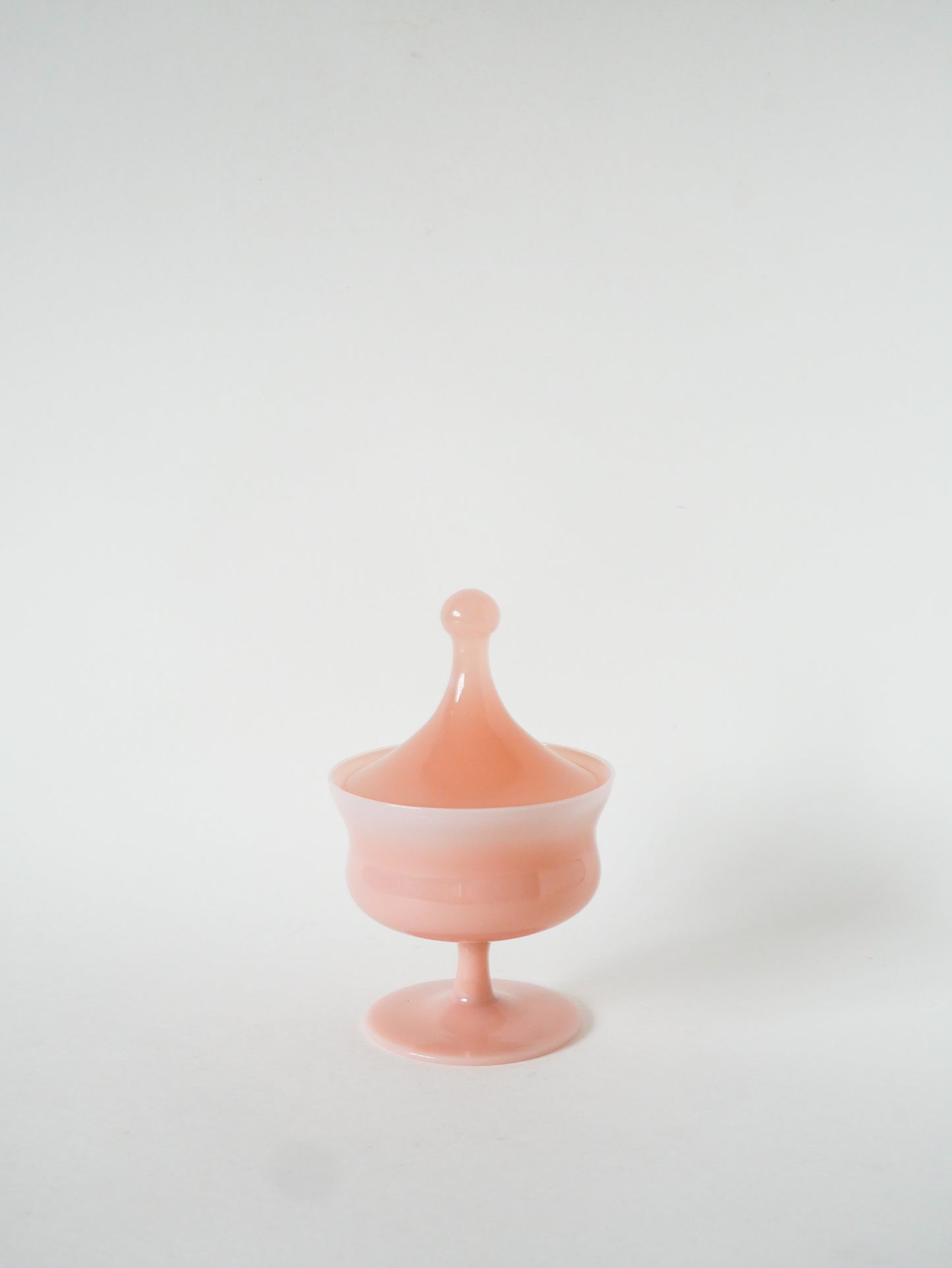 Boîte en opaline, Rose, 1960