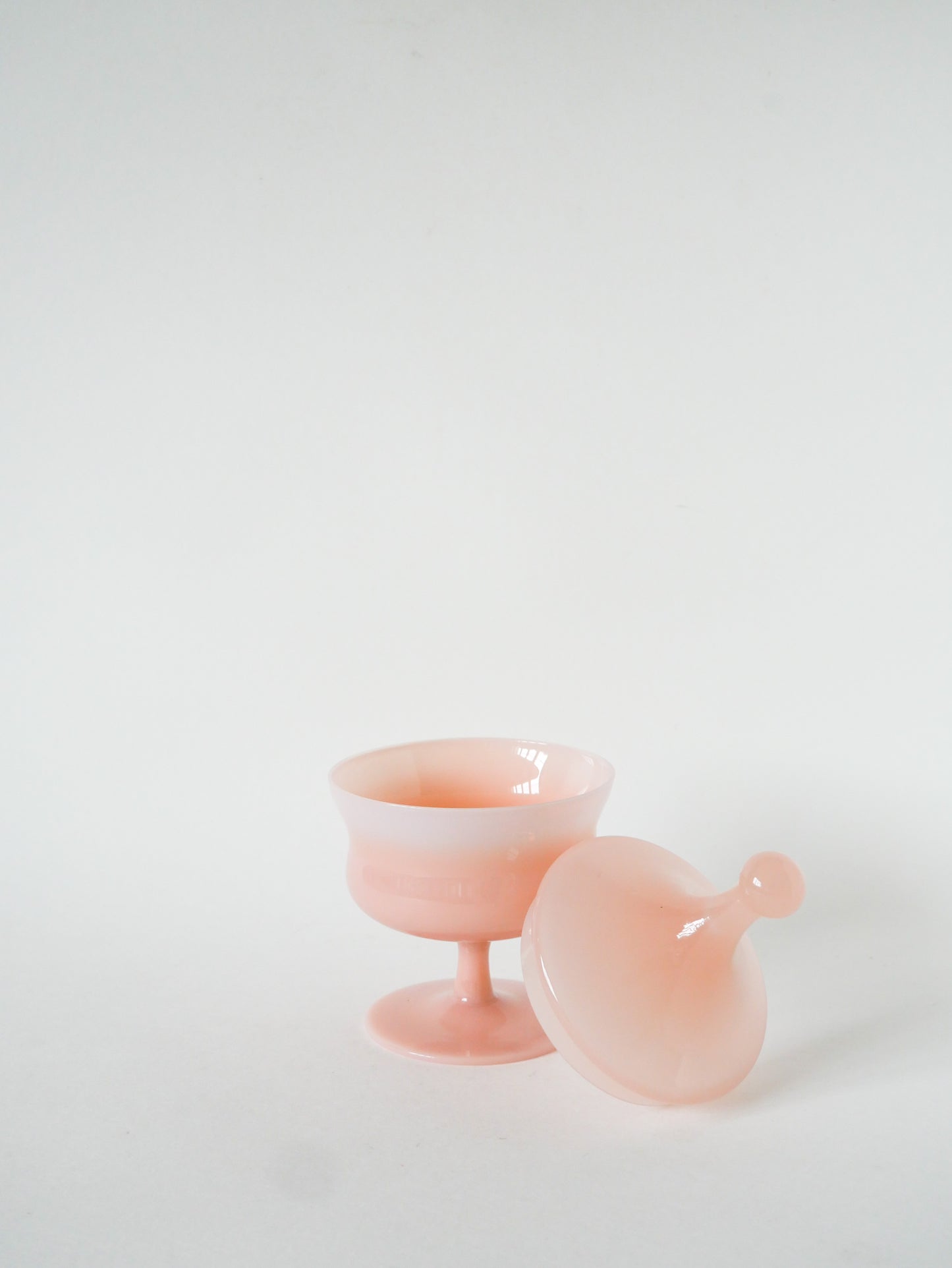Boîte en opaline, Rose, 1960