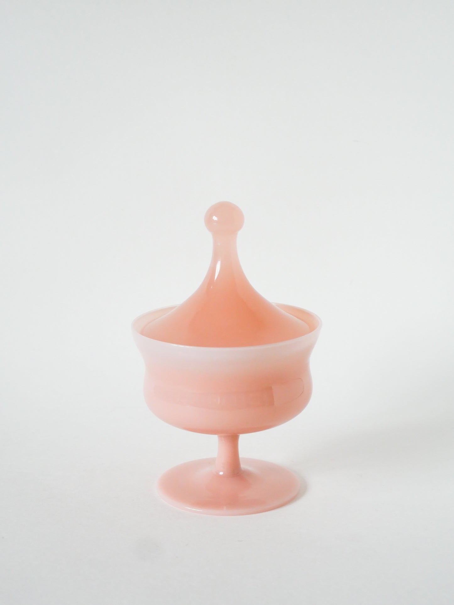 Boîte en opaline, Rose, 1960