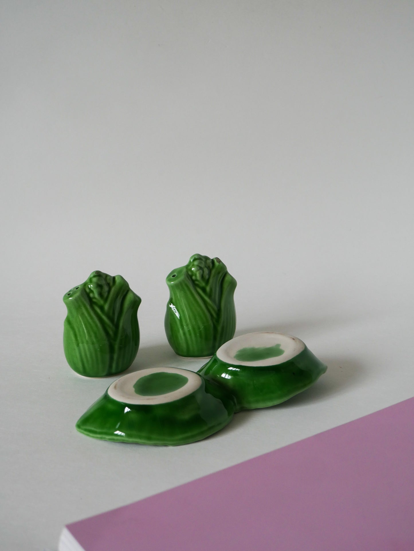 Ensemble poivre & sel en barbotine, modèle "Fenouil", 1970