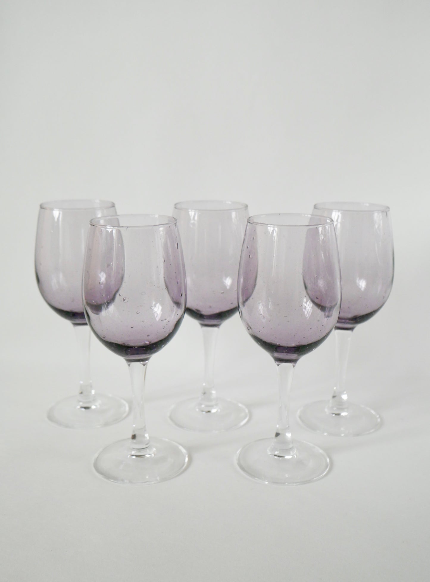 Lot de 5 verres à vin en verre bullé violet, 1970