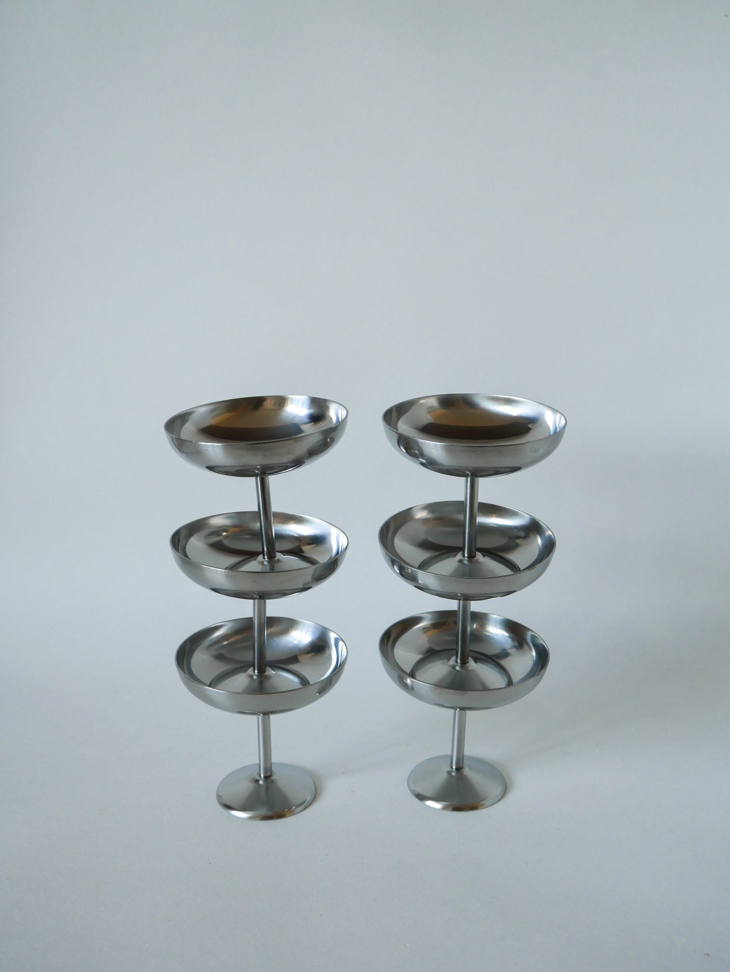 Lot de 6 coupes à champagne en inox à pied fin mates Design 1970