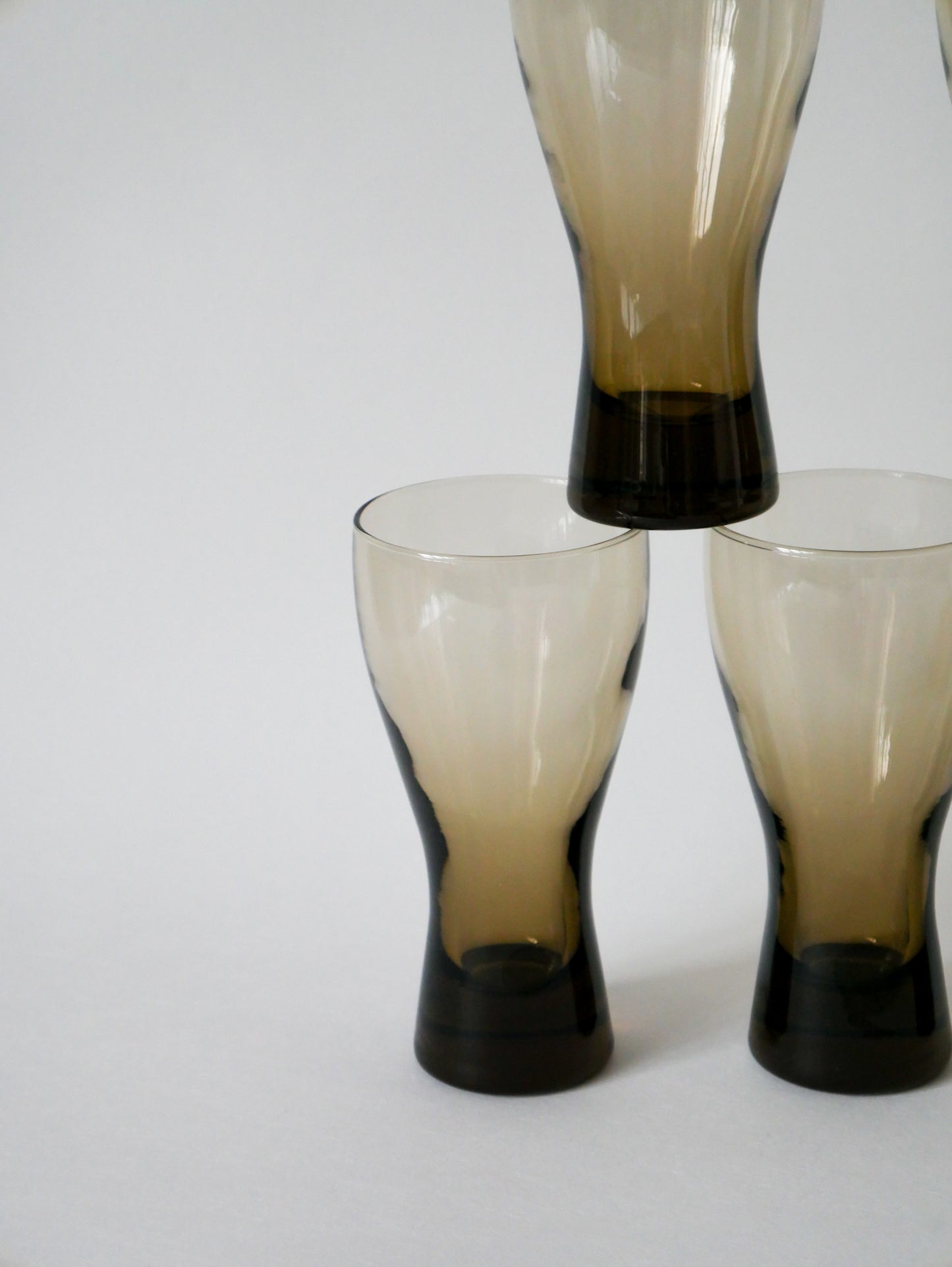 Lot de 5 grands verres Long Drink en verre fumé Design, 1970