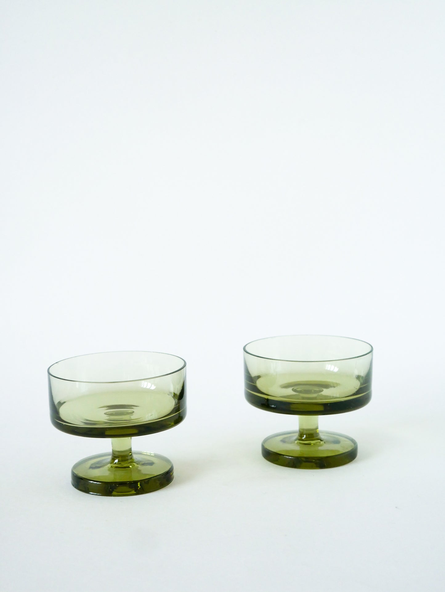 Duo de coupes à champagne, verre épais, Vert Bouteille, Design, 1970