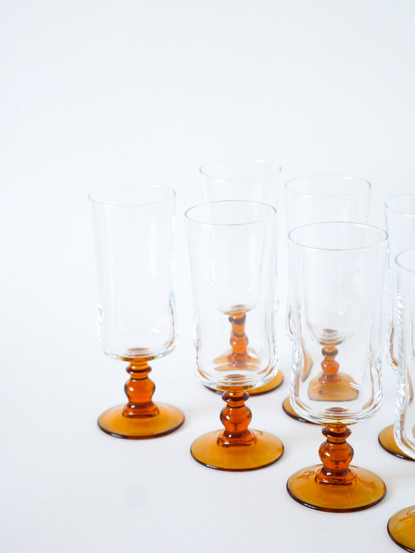 Lot de 6 flûtes à champagne en verre ambré, 1970