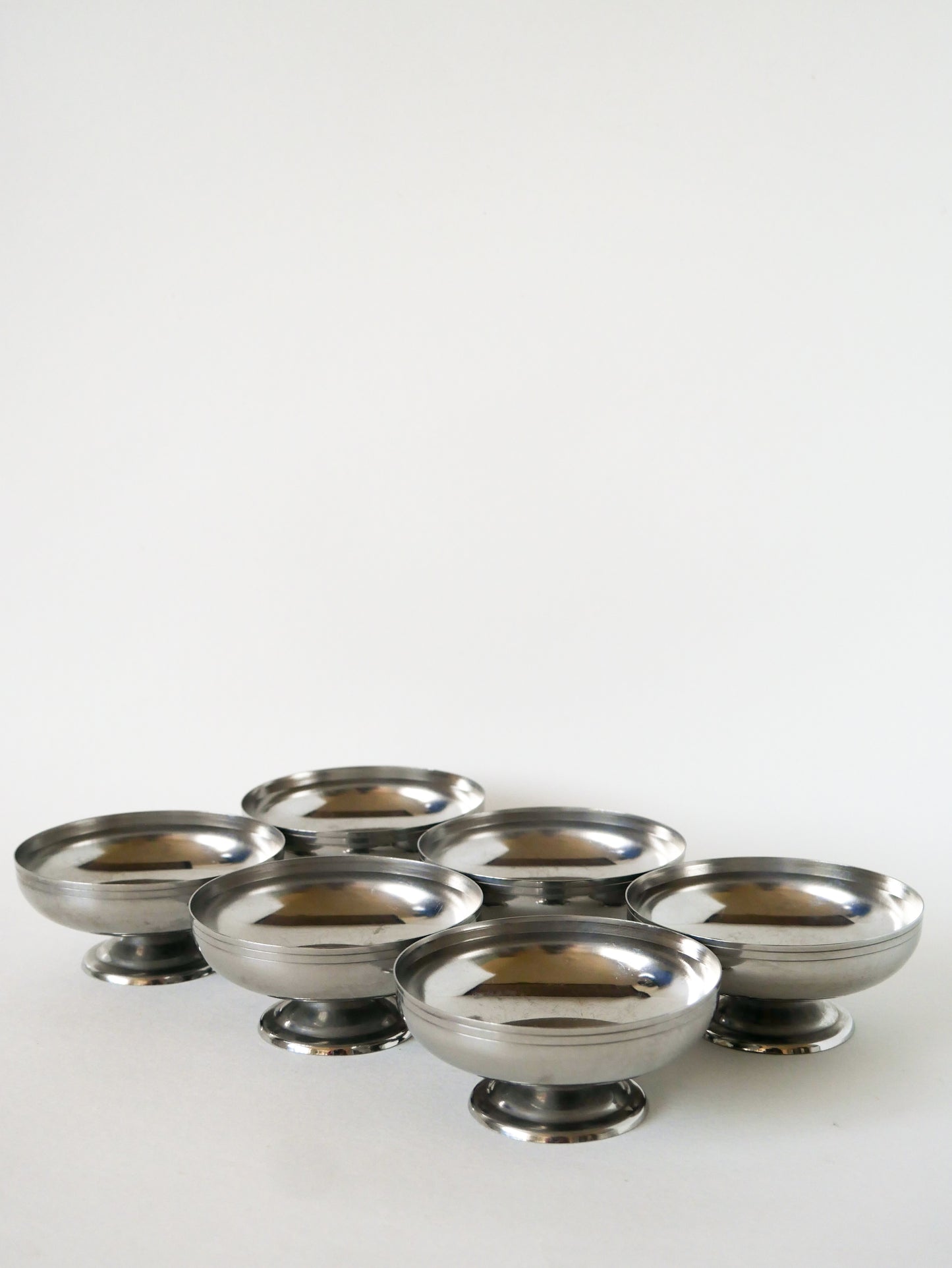 Ensemble de 6 coupes bassses en inox, Made in France, Design, 1970