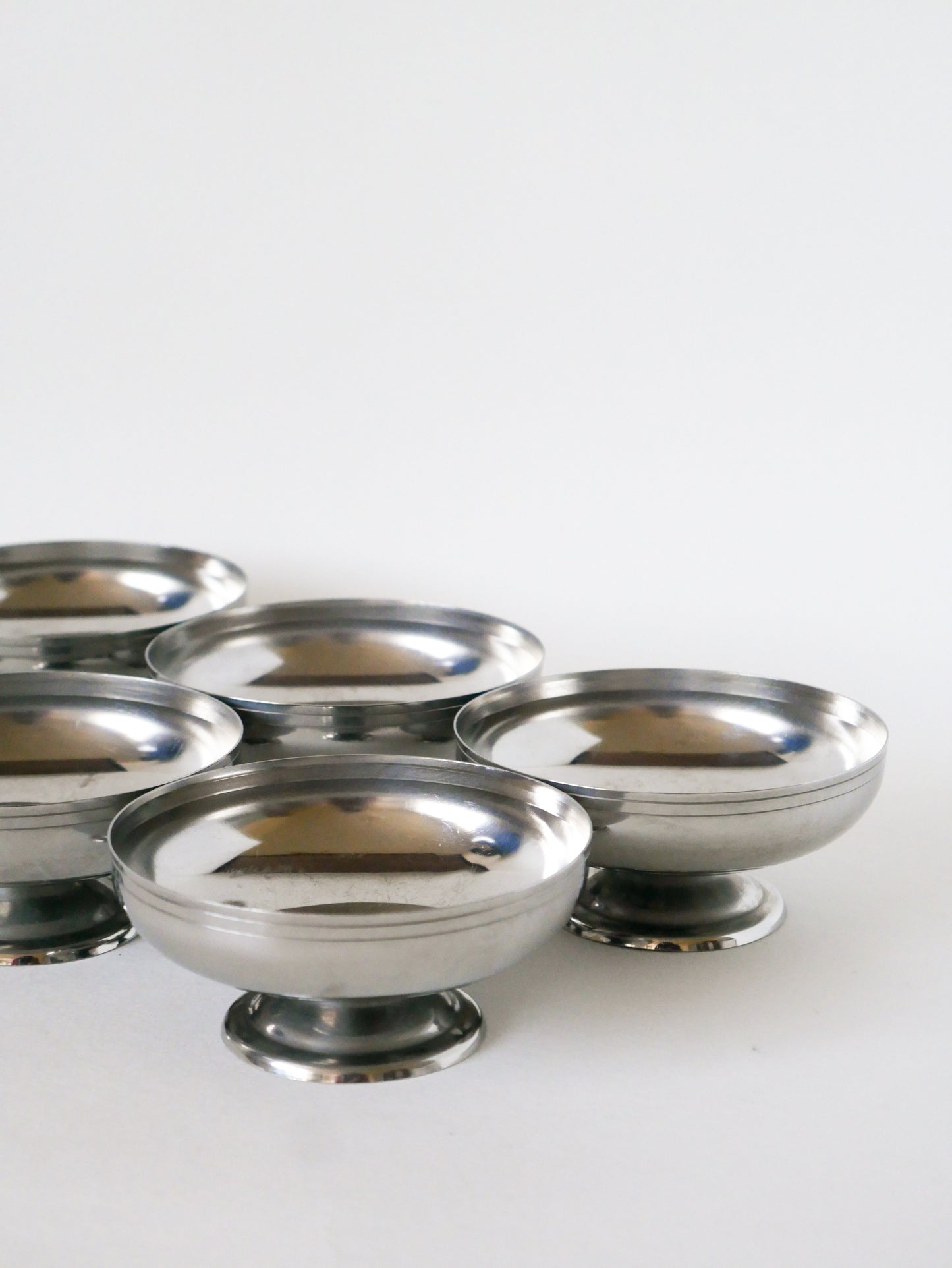 Ensemble de 6 coupes bassses en inox, Made in France, Design, 1970