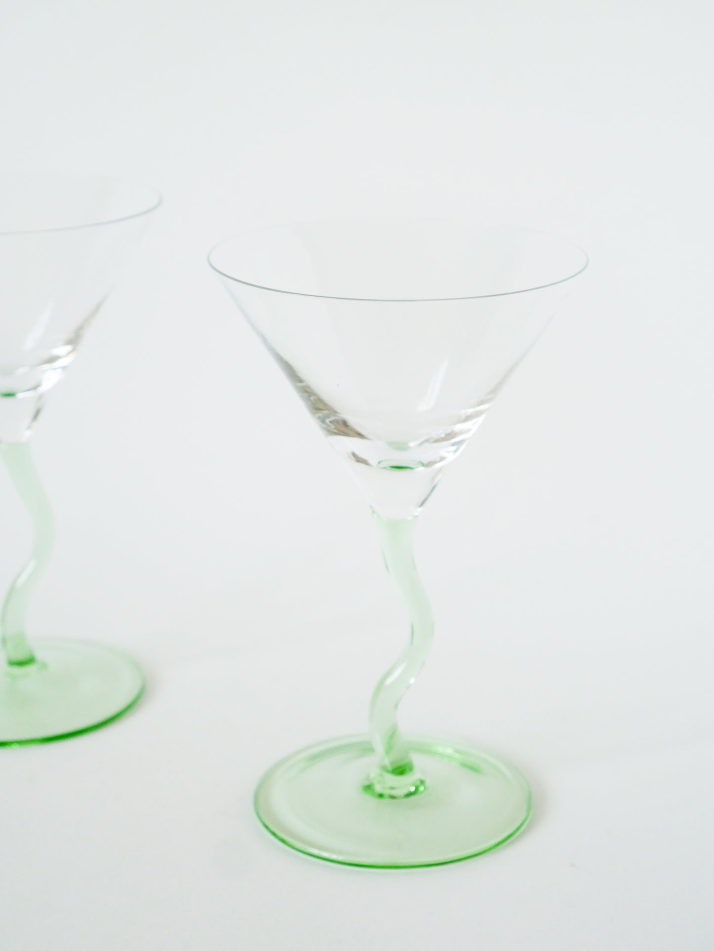 Paire de verres à cocktails, pieds torsadés, Verts, Design, 1980