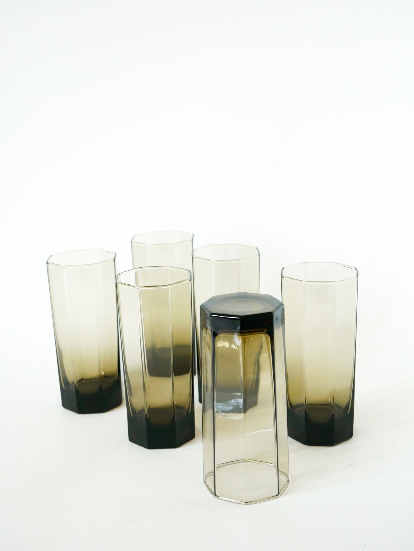 Ensemble de 6 verres octogonaux Long Drink, Verre fumés, Design, 1970 - 15 X 6.5 cm