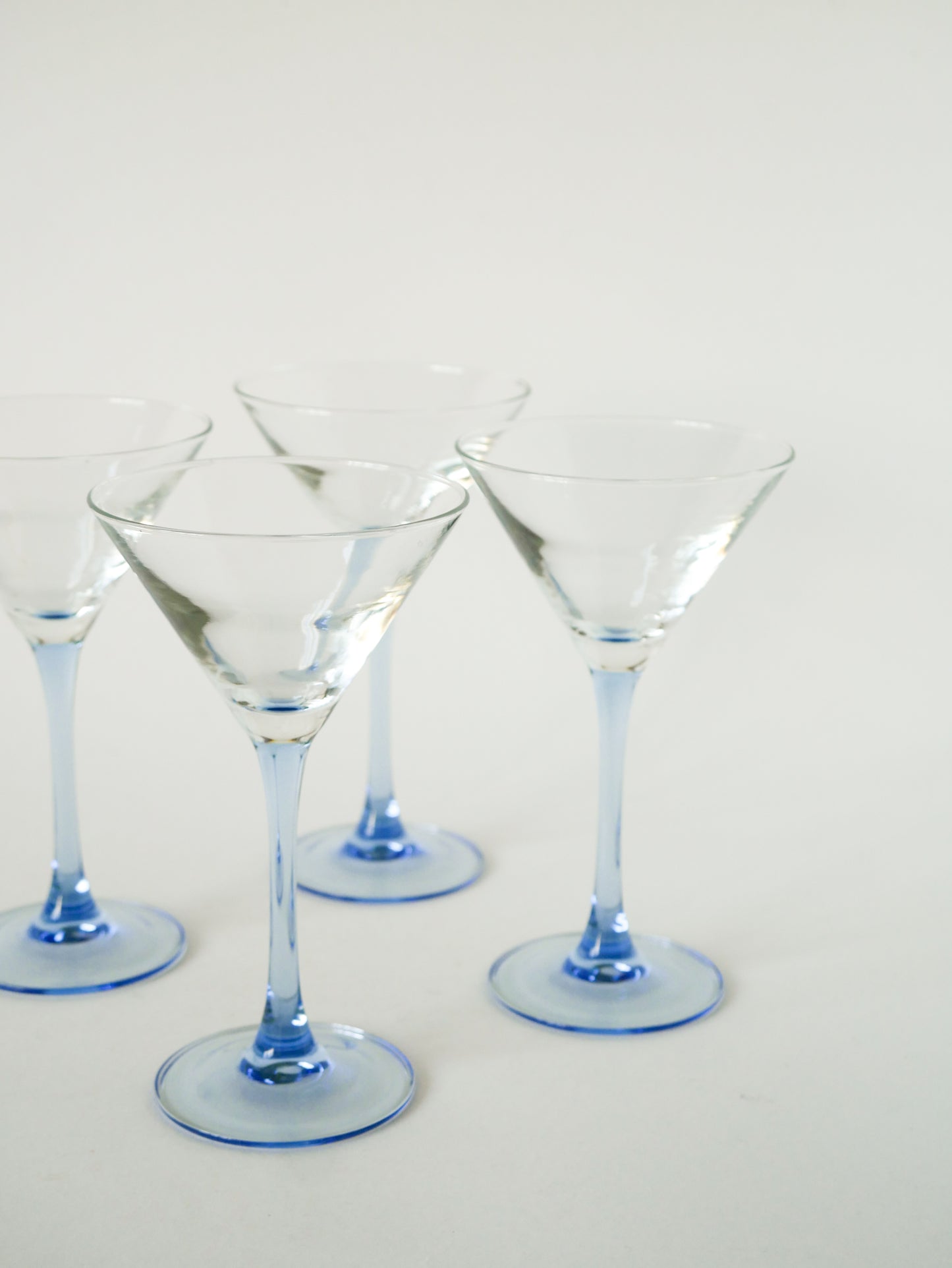 Lot de 4 verres à cocktails en verre à pieds, Bleu, Luminarc, Made in France, 1970