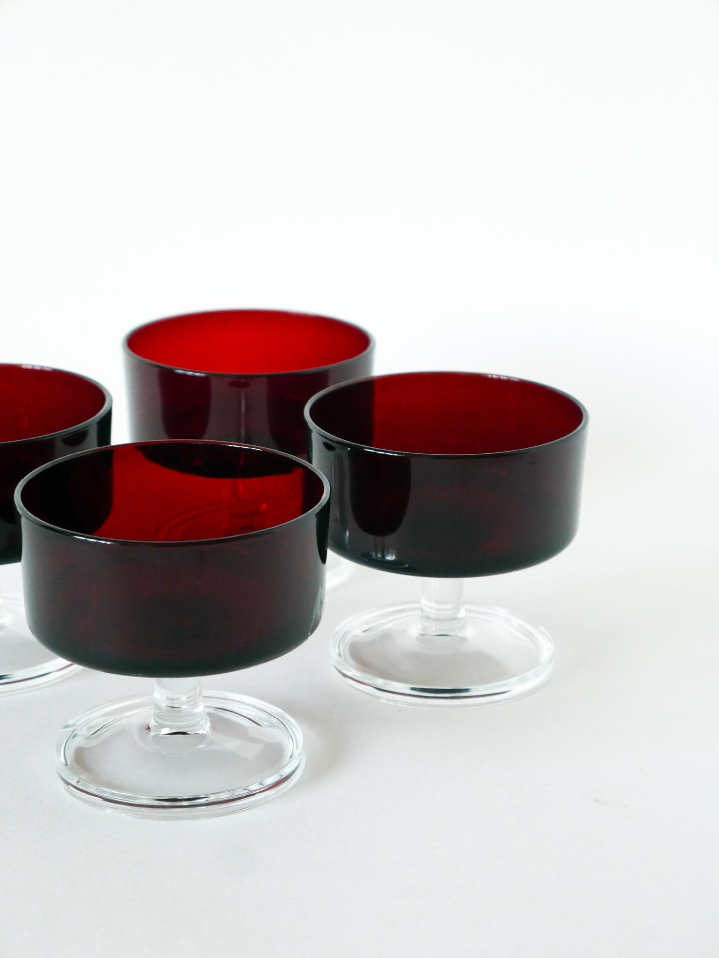 Lot de 4 coupes à champagne Luminarc, modèle "Cavalier", Bordeaux, Design, 1970